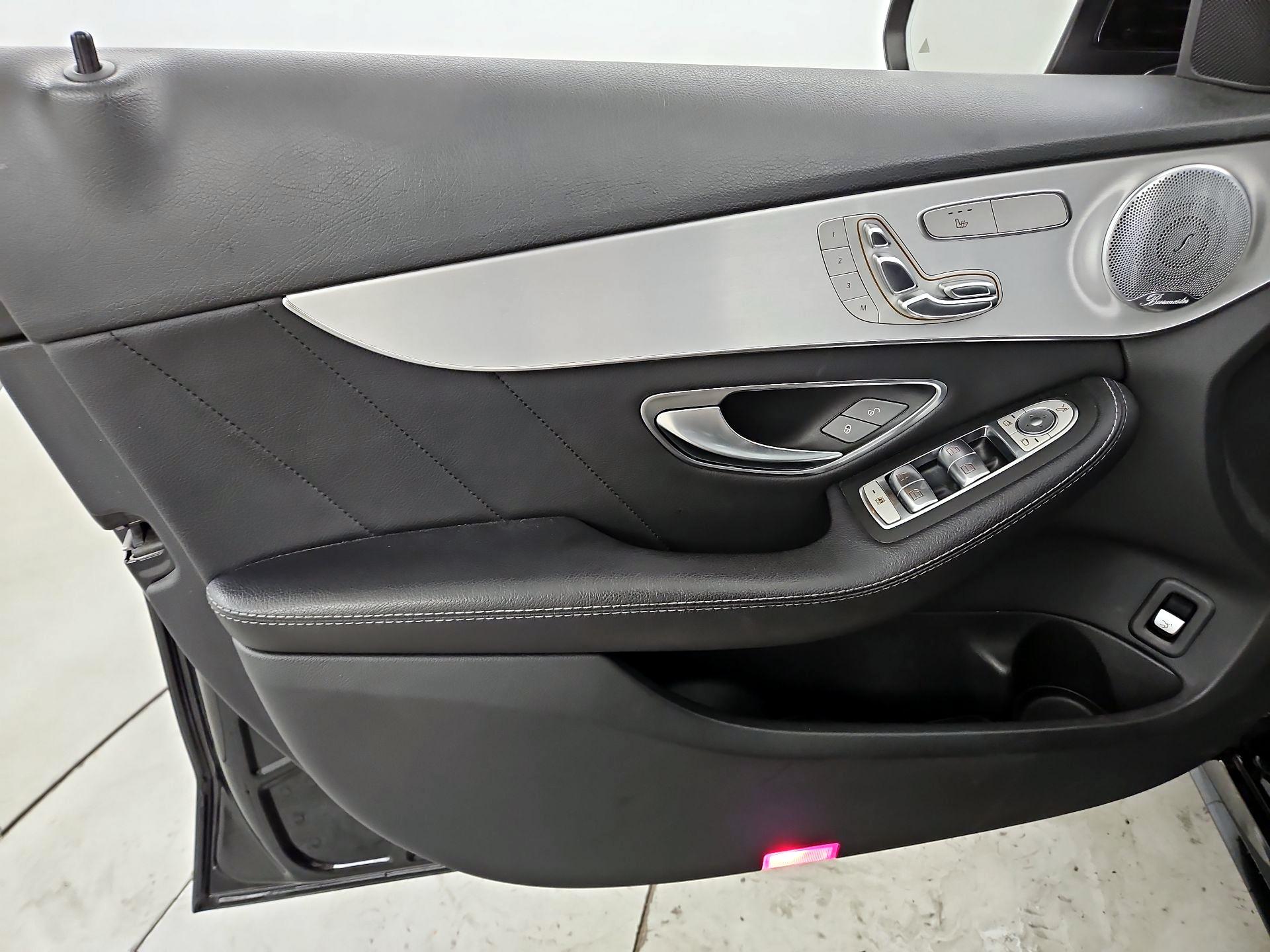 Thumbnail: 2018 Mercedes-Benz C-Class - 12