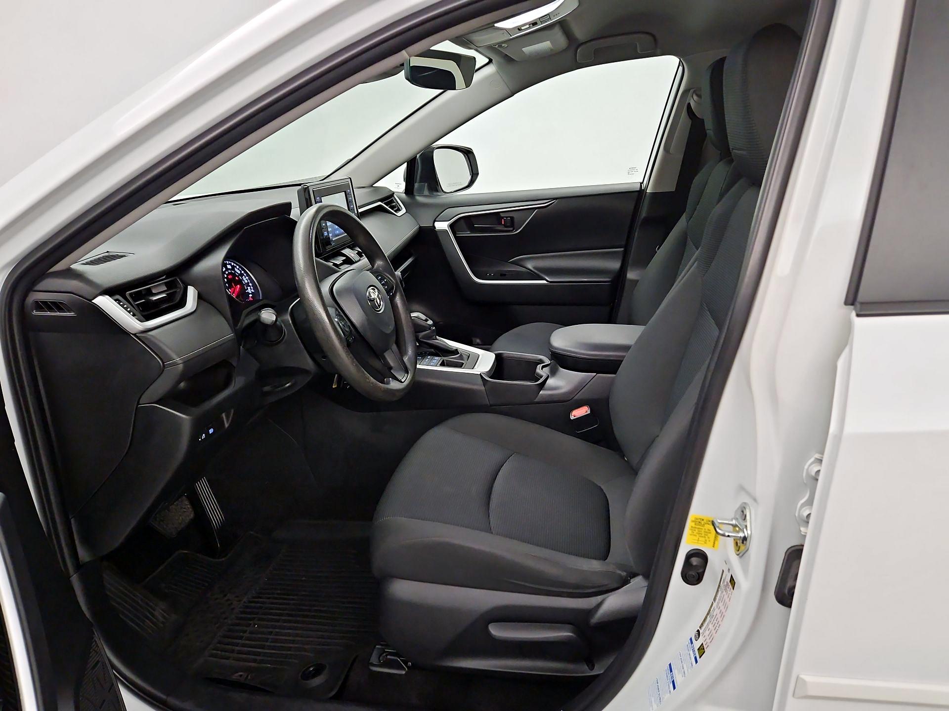 Thumbnail: 2022 Toyota RAV4 - 11