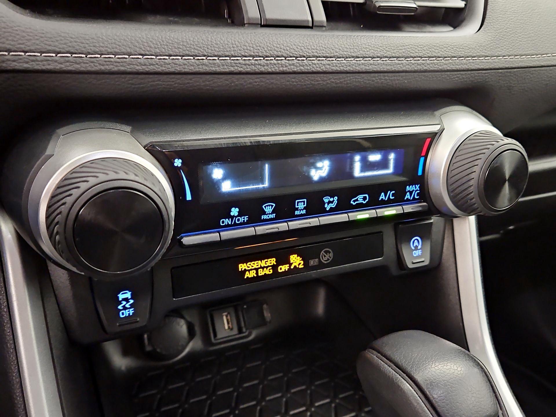 Thumbnail: 2022 Toyota RAV4 - 16