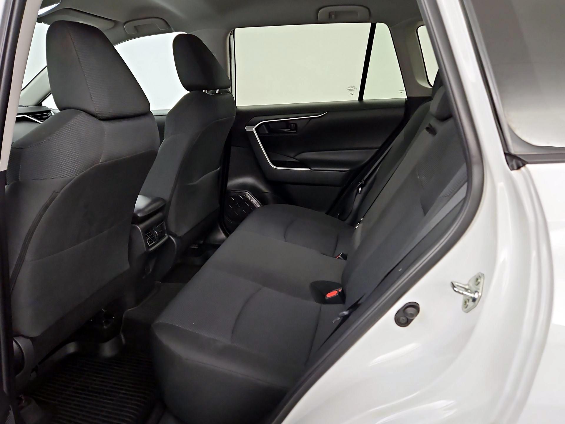 Thumbnail: 2022 Toyota RAV4 - 19