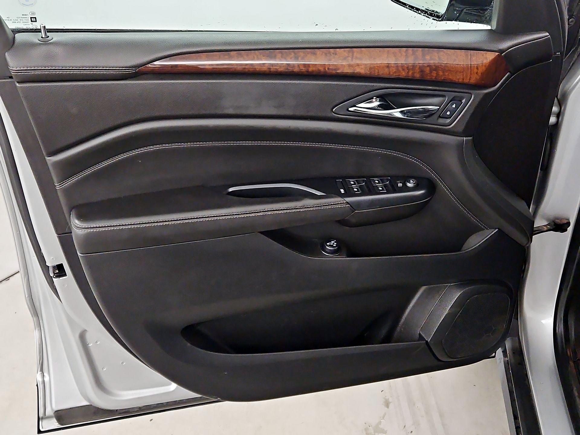 Thumbnail: 2015 Cadillac SRX - 12