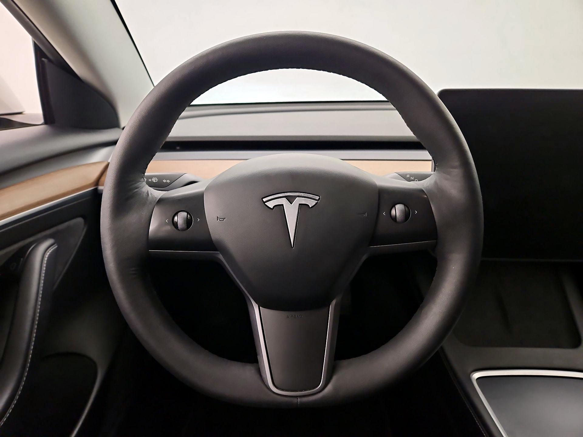 Thumbnail: 2021 Tesla Model 3 - 10