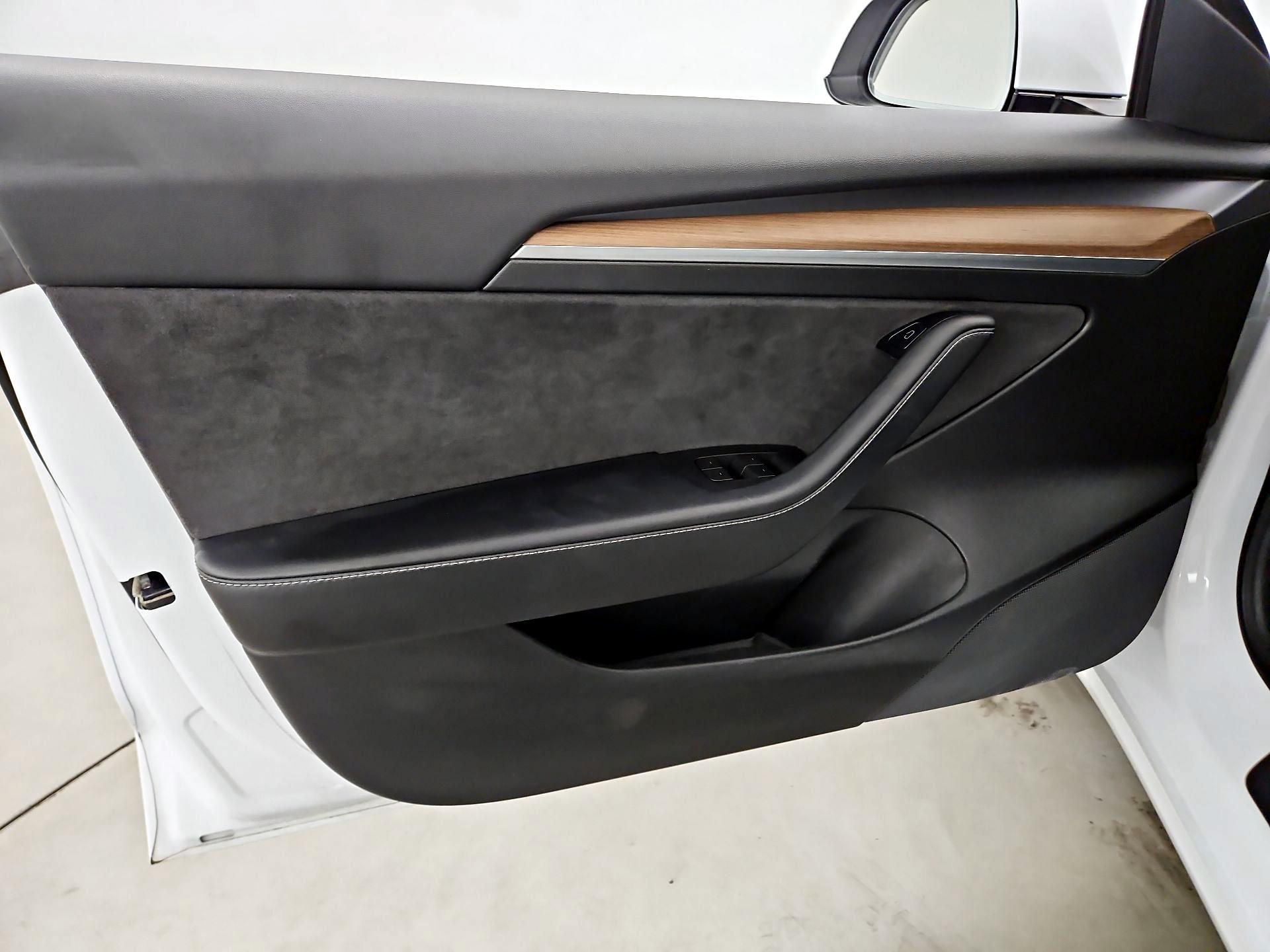 Thumbnail: 2021 Tesla Model 3 - 12