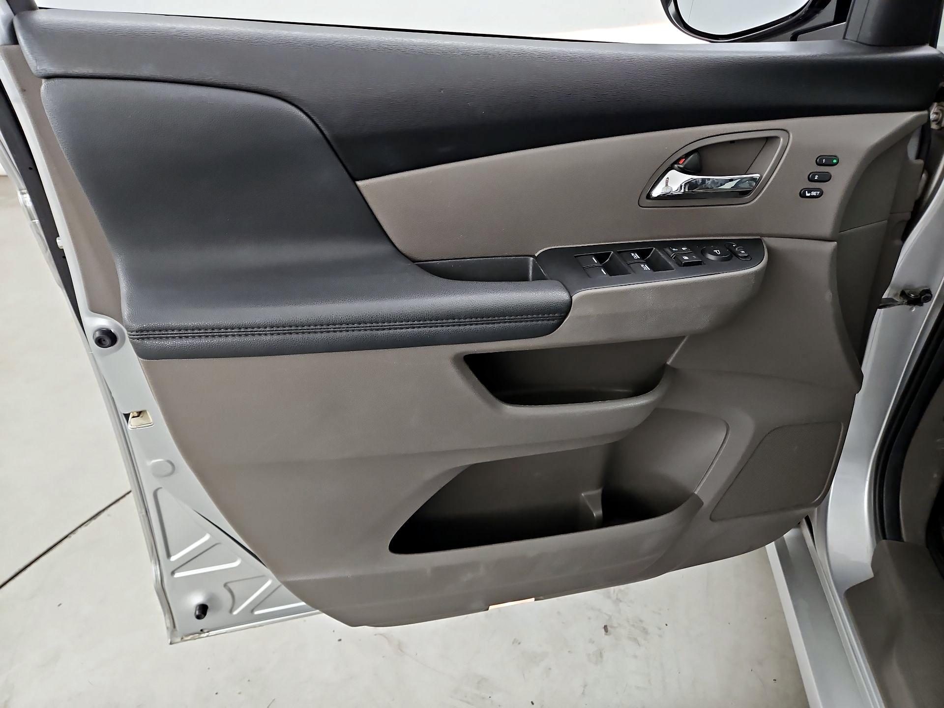 Thumbnail: 2014 Honda Odyssey - 12