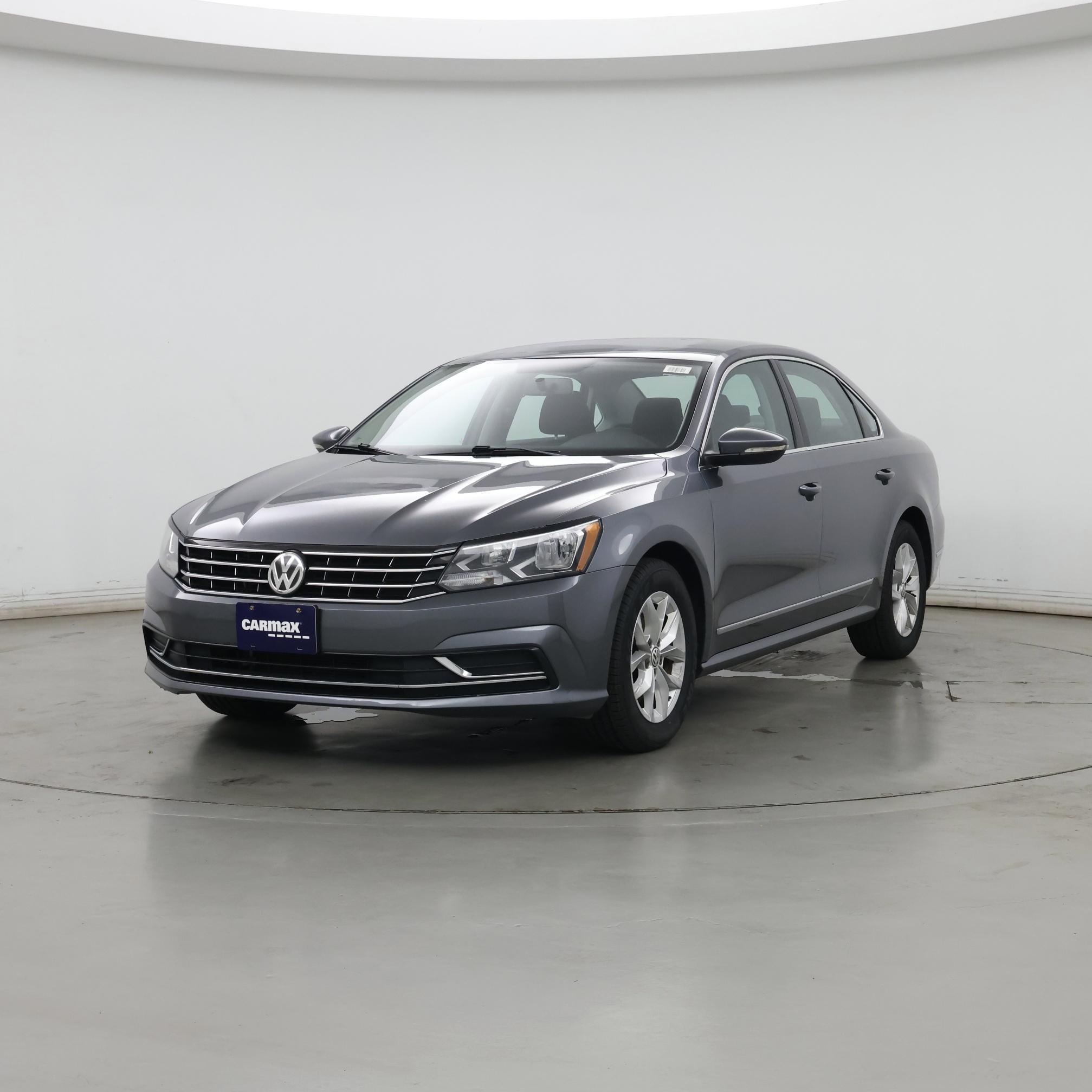 Thumbnail: 2017 Volkswagen Passat - 4