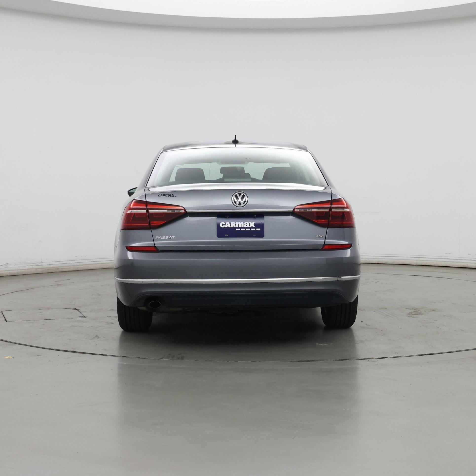Thumbnail: 2017 Volkswagen Passat - 6