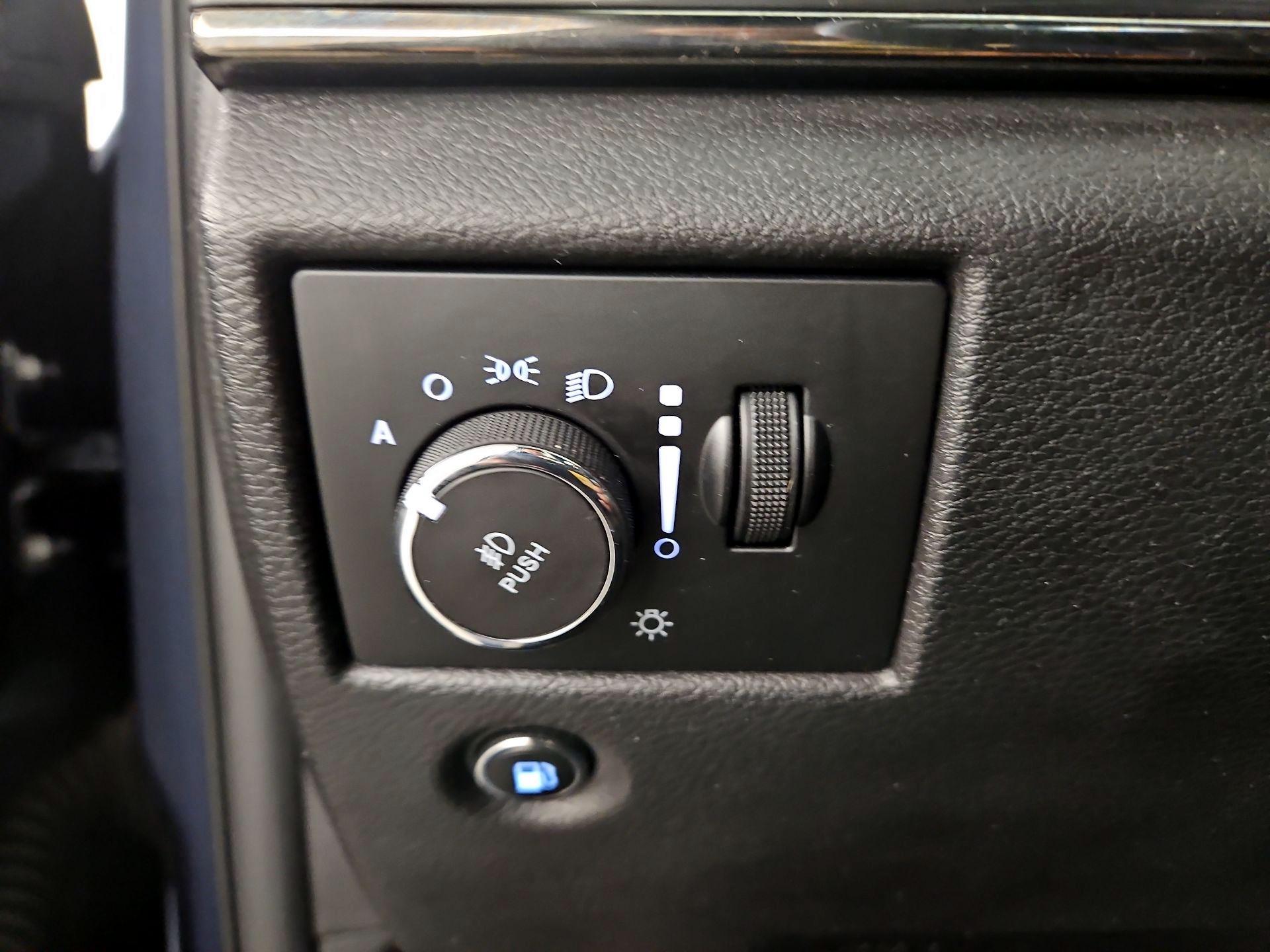 Thumbnail: 2020 Jeep Grand Cherokee - 13