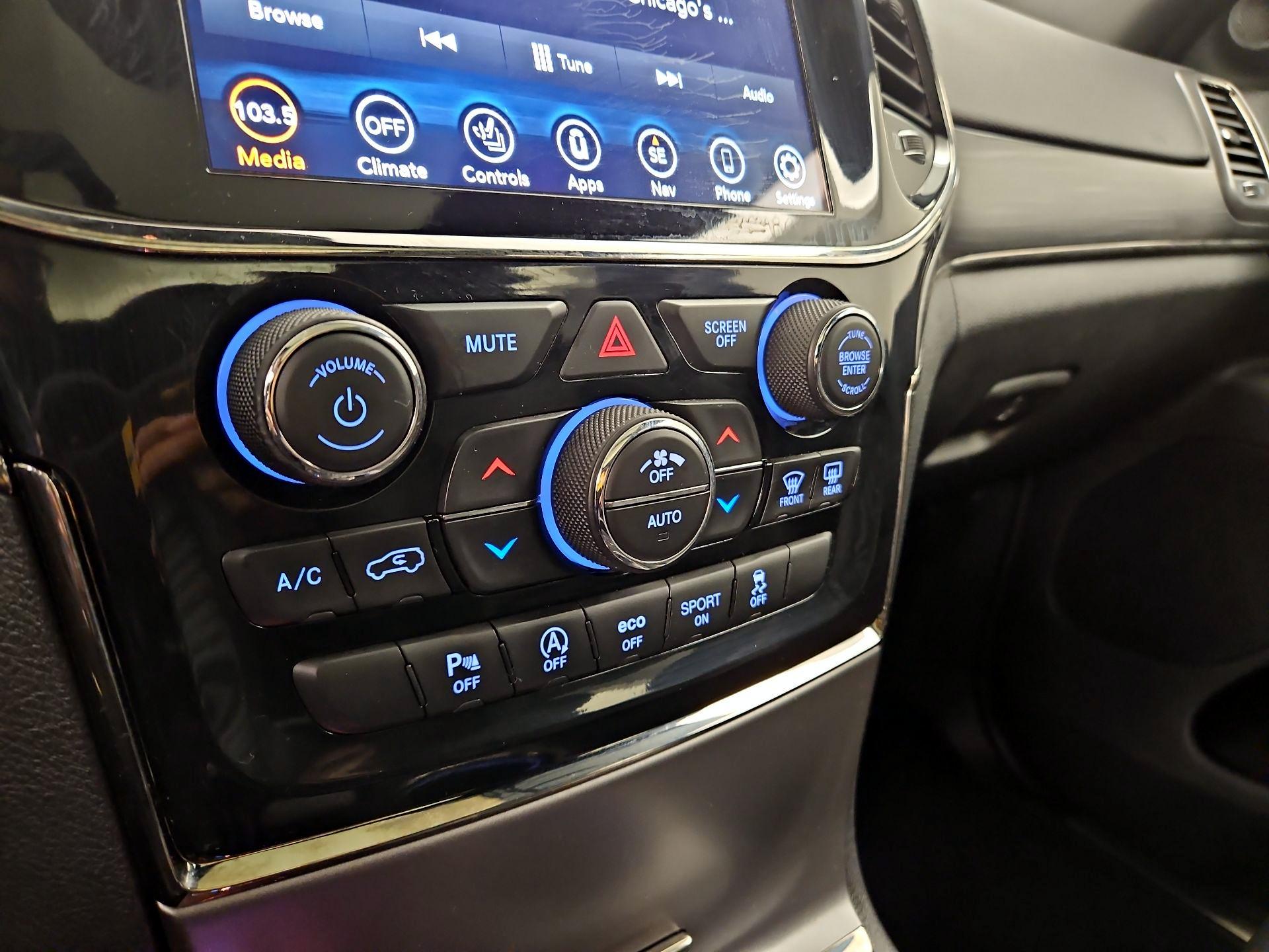 Thumbnail: 2020 Jeep Grand Cherokee - 17
