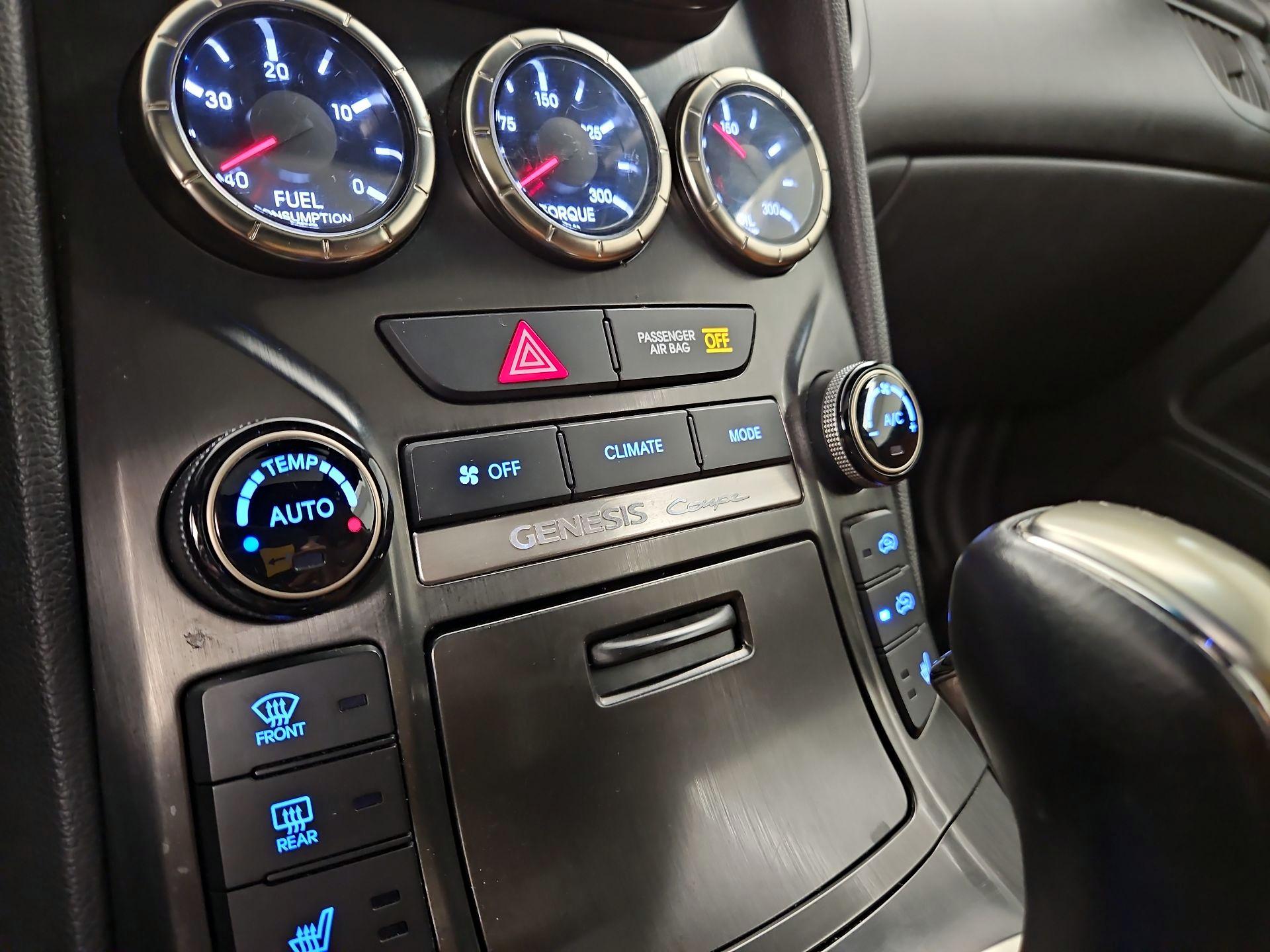 Thumbnail: 2015 Hyundai Genesis - 16