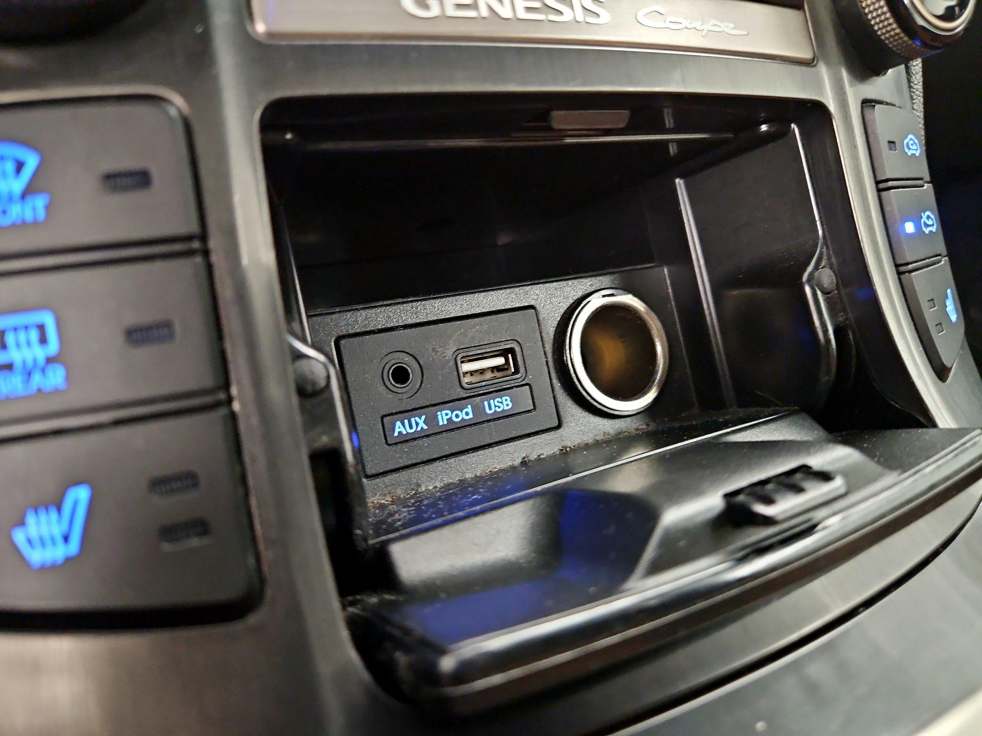 Thumbnail: 2015 Hyundai Genesis - 18