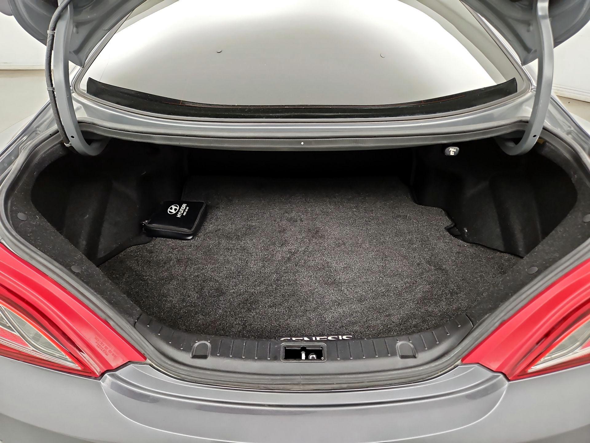 Thumbnail: 2015 Hyundai Genesis - 20