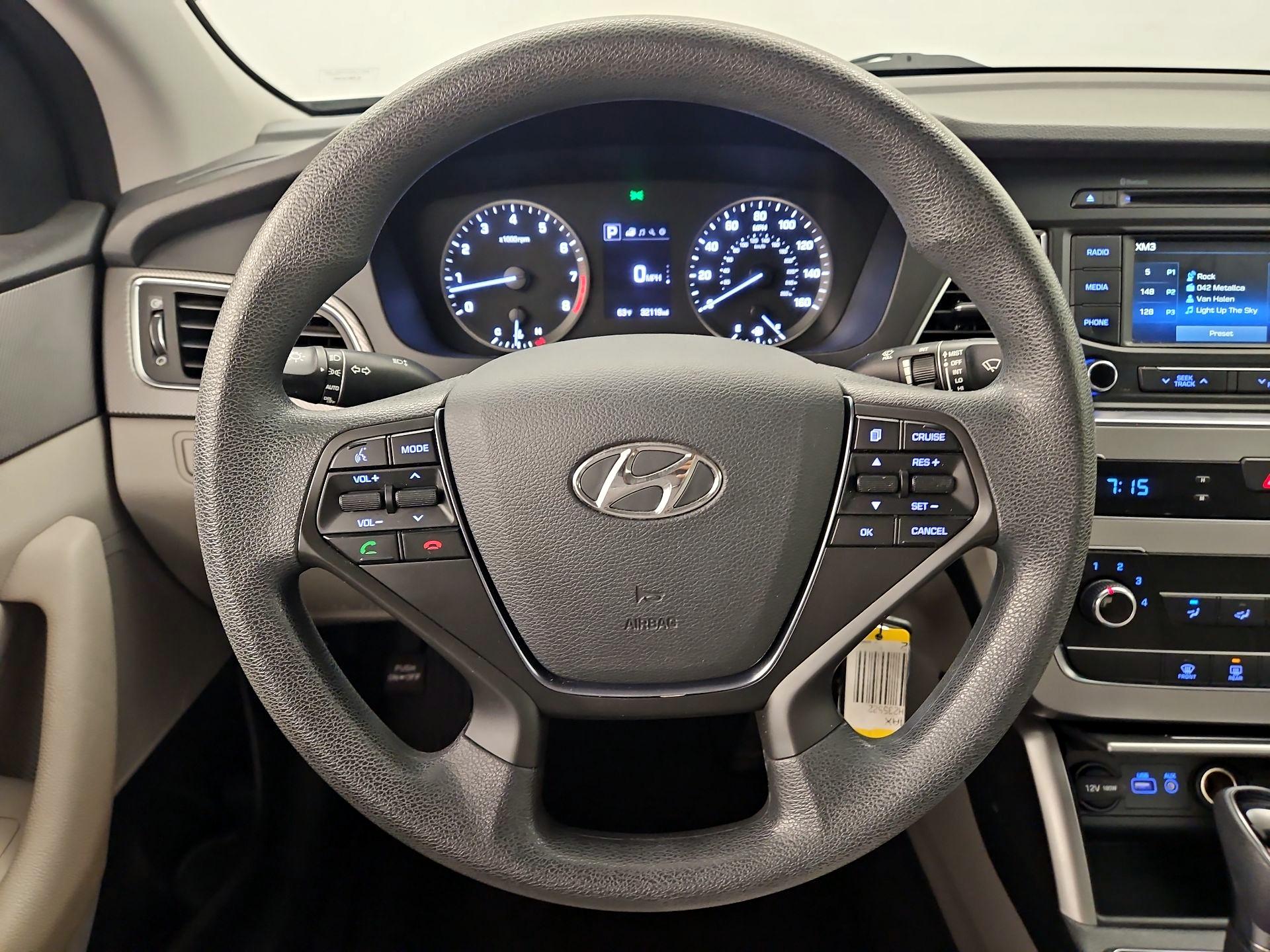 Thumbnail: 2015 Hyundai Sonata - 10