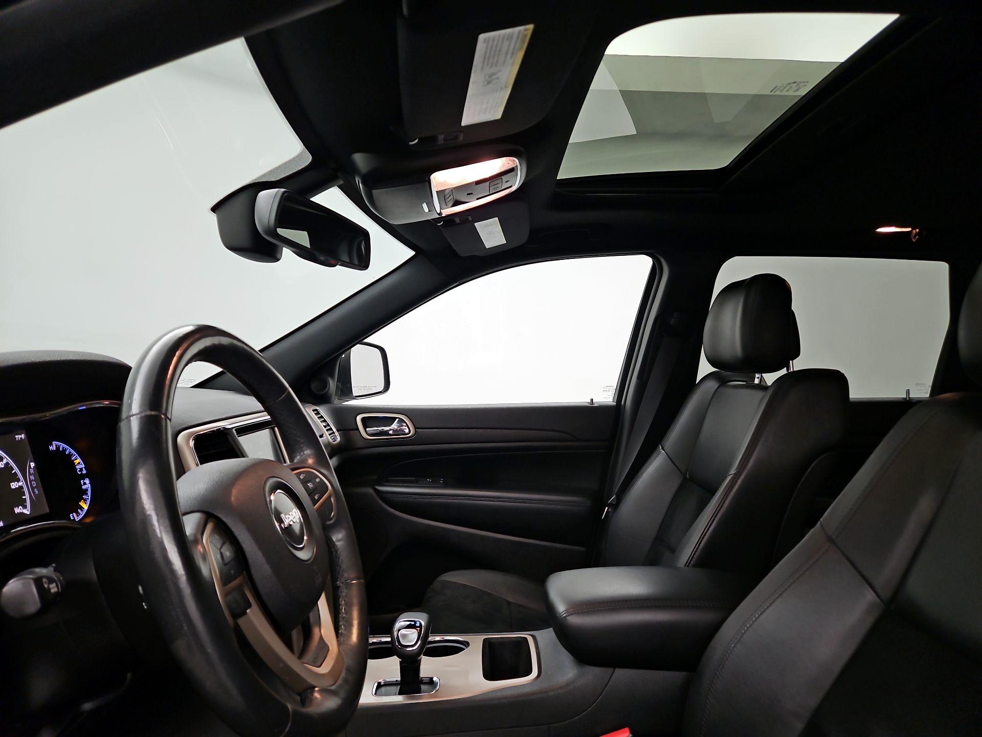 Thumbnail: 2015 Jeep Grand Cherokee - 19