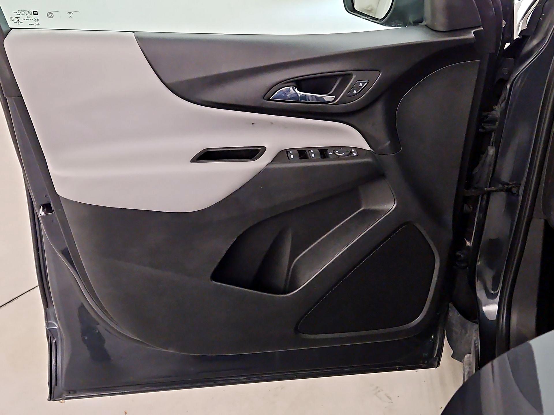 Thumbnail: 2022 Chevrolet Equinox - 12
