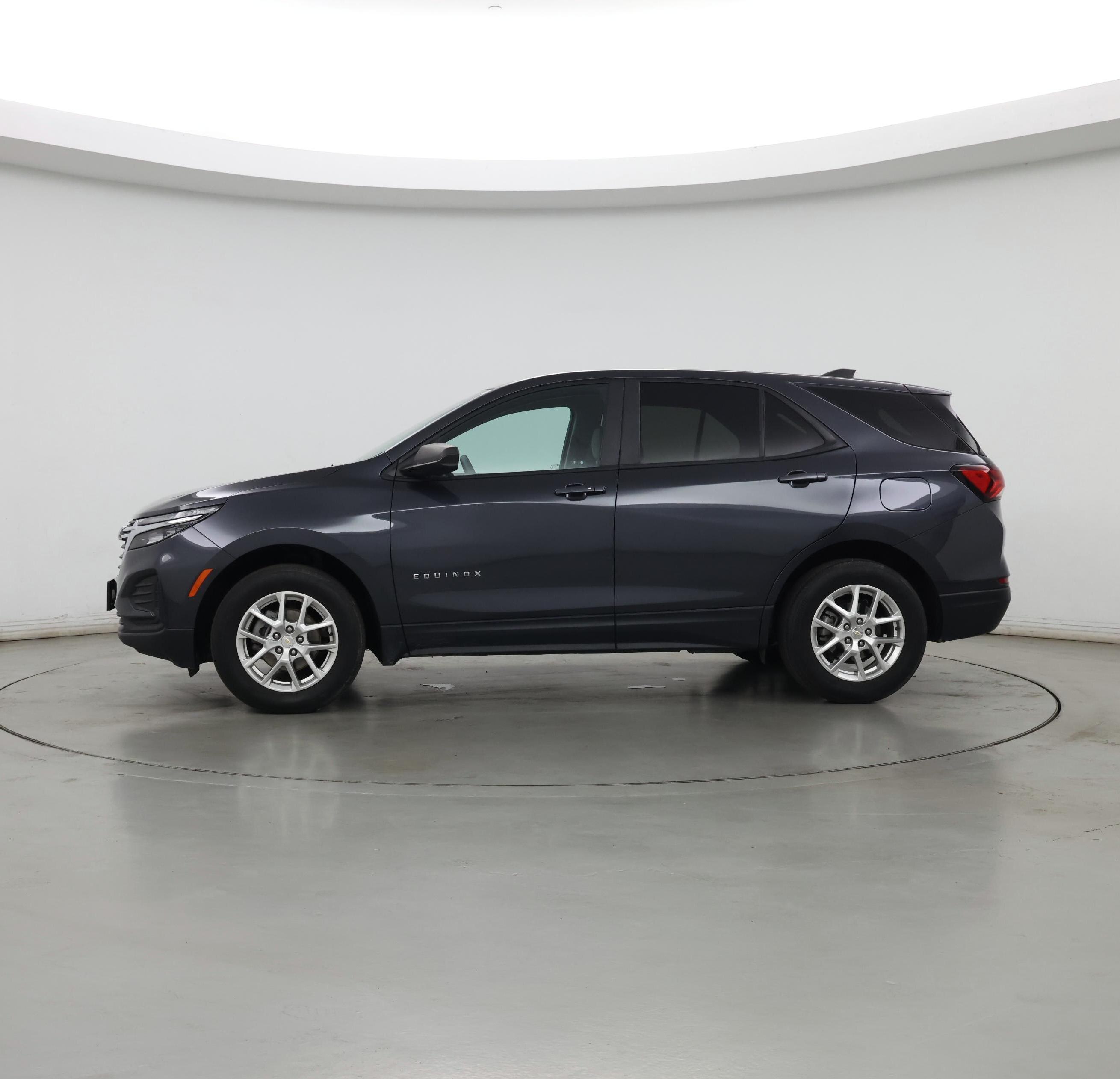 Thumbnail: 2022 Chevrolet Equinox - 3