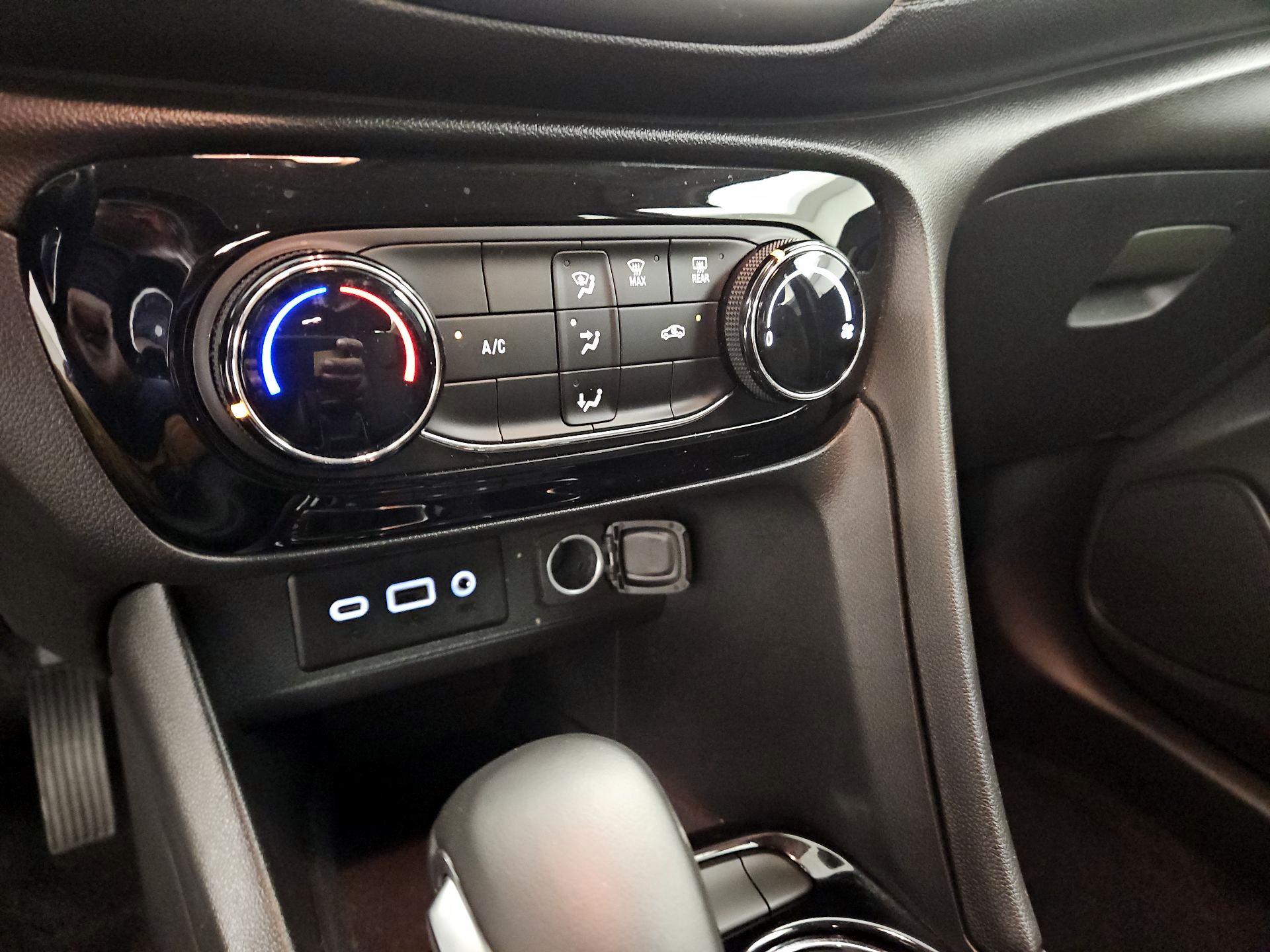 Thumbnail: 2020 Buick Encore GX - 16