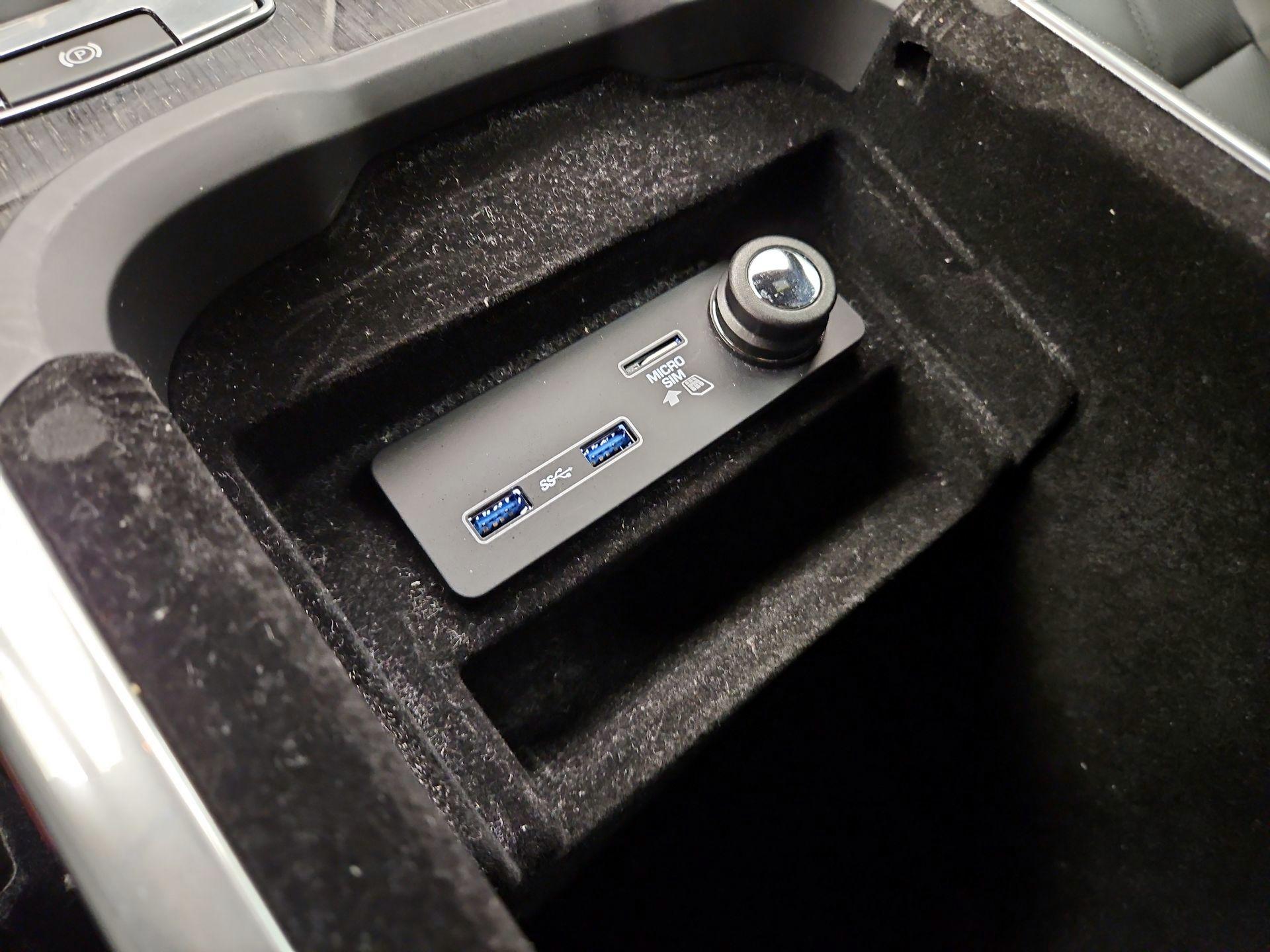 Thumbnail: 2020 Land Rover Range Rover Sport - 19