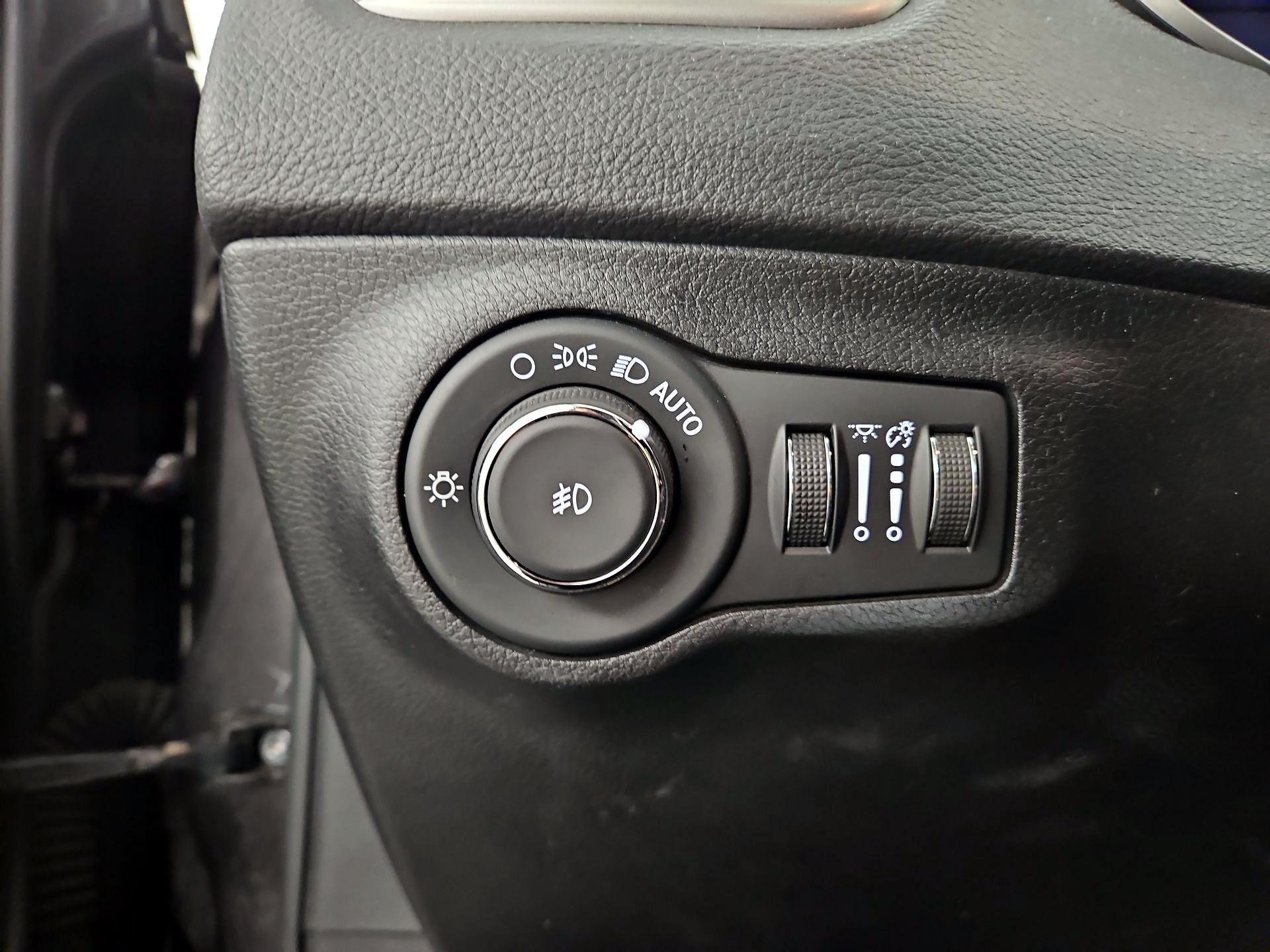 Thumbnail: 2019 Jeep Compass - 13