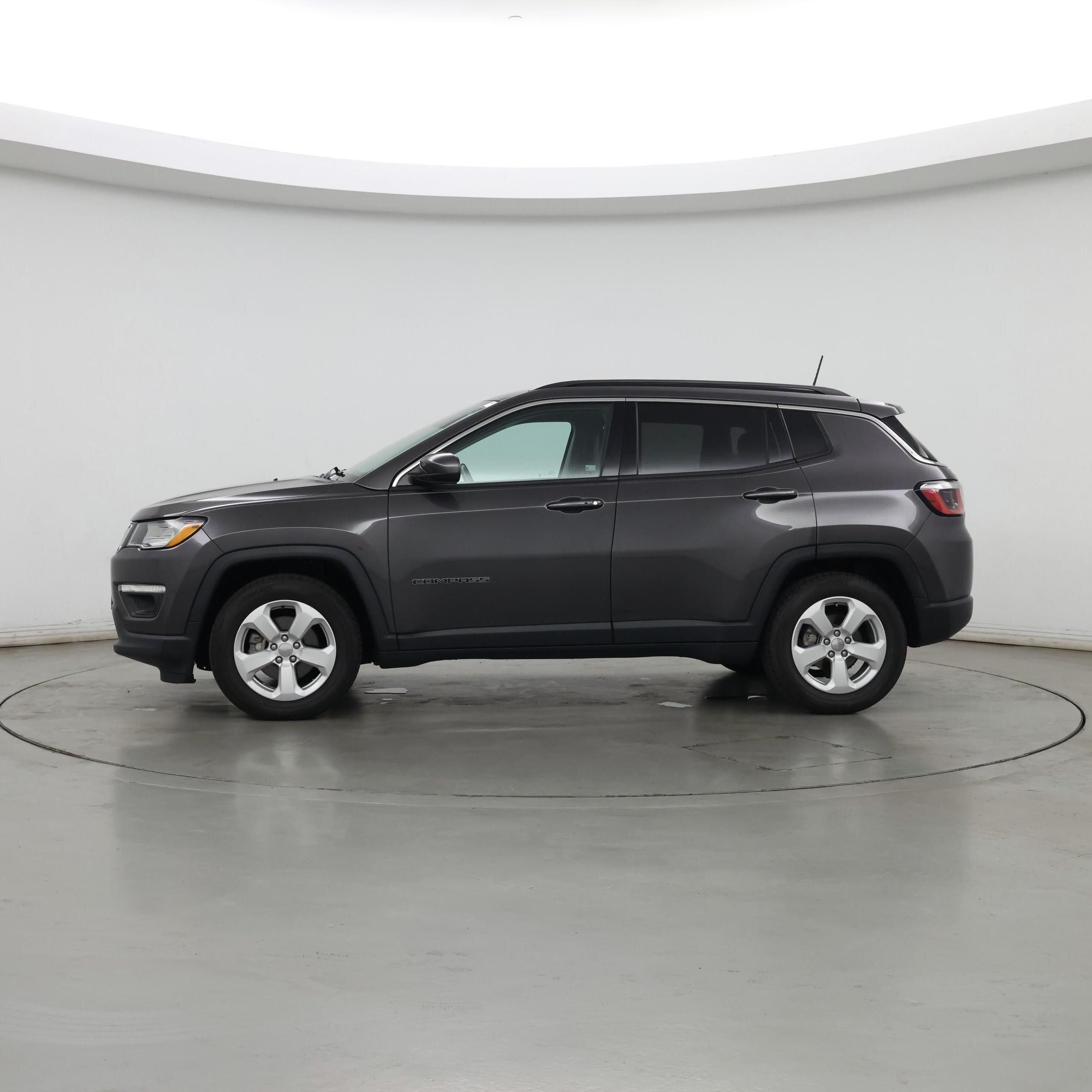 Thumbnail: 2019 Jeep Compass - 3
