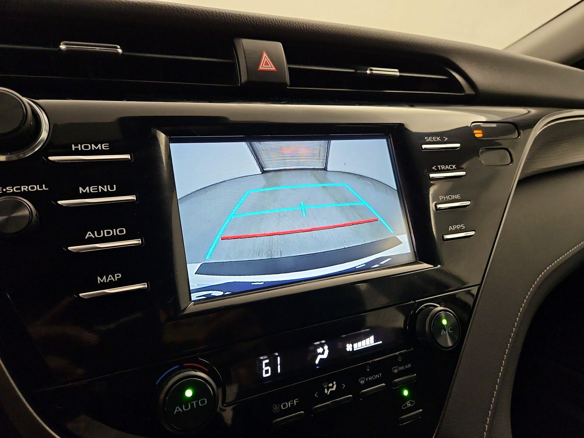 Thumbnail: 2019 Toyota Camry - 14
