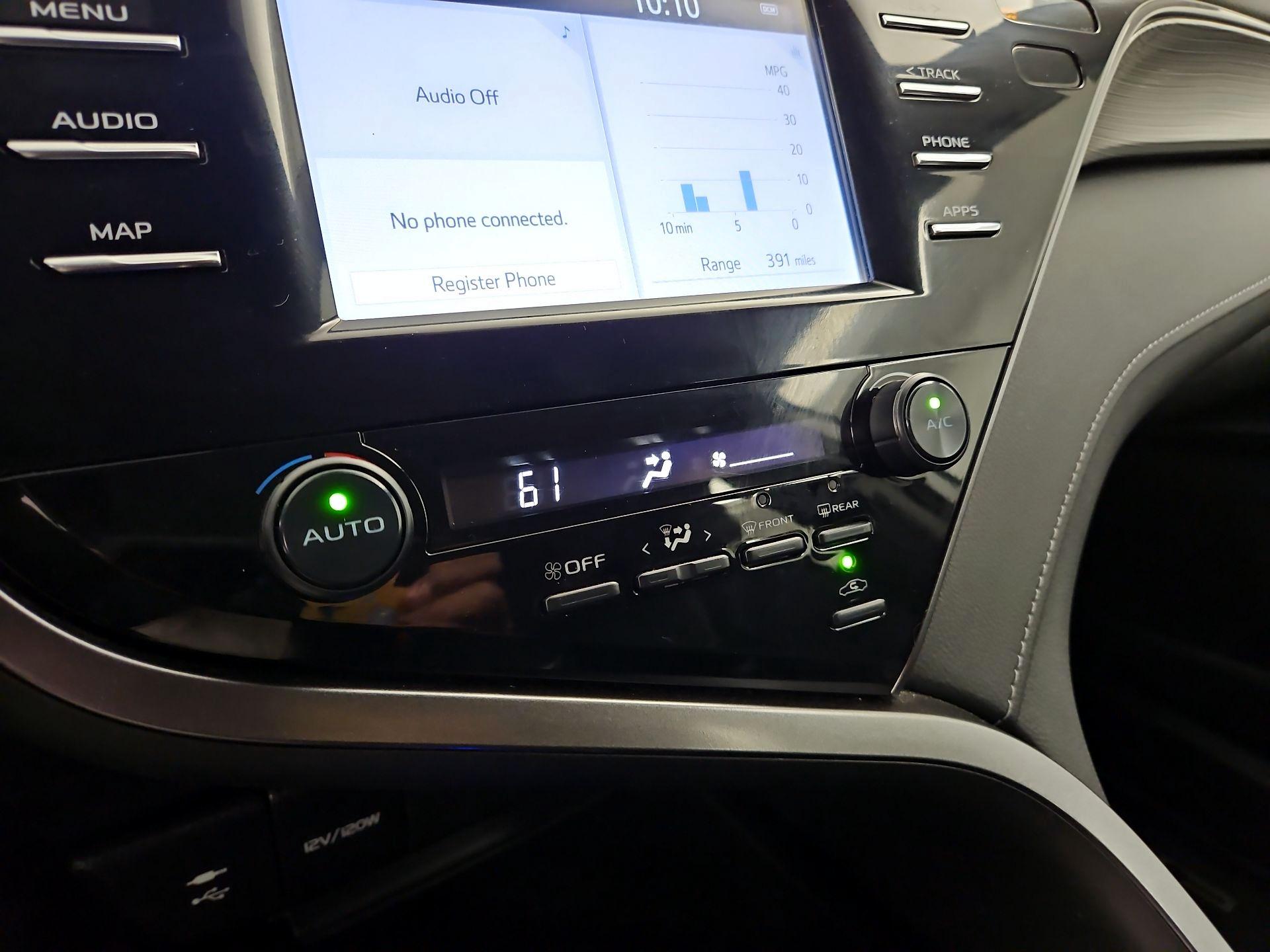Thumbnail: 2019 Toyota Camry - 16