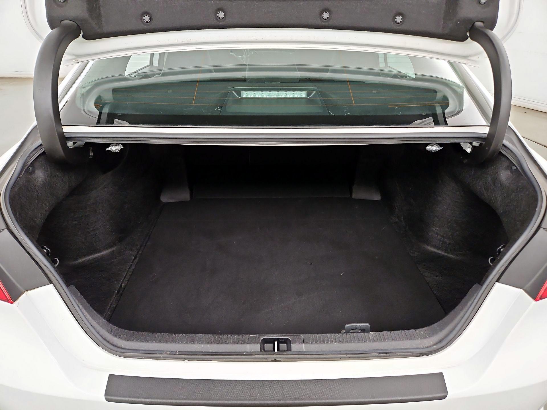Thumbnail: 2019 Toyota Camry - 20