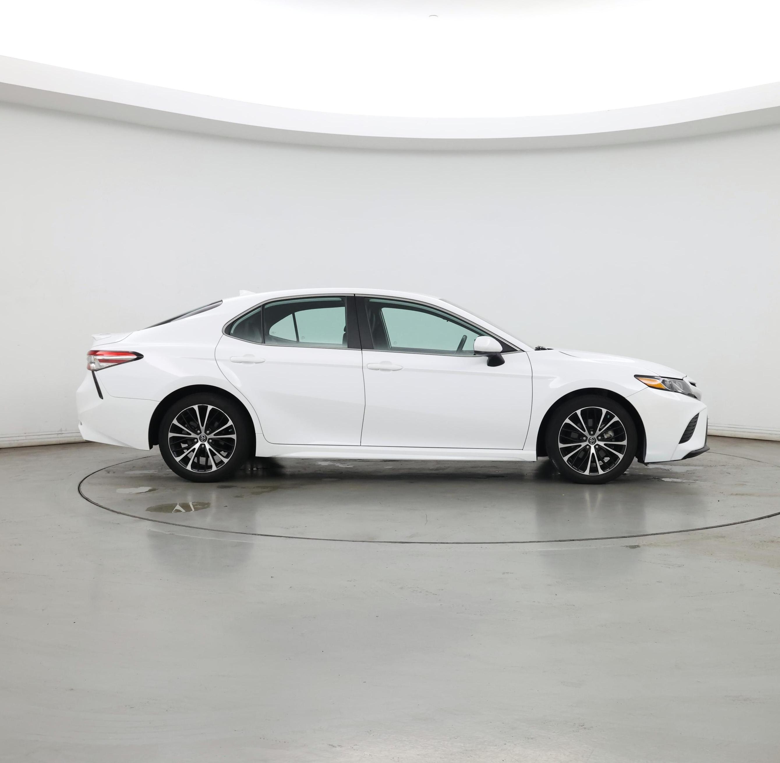 Thumbnail: 2019 Toyota Camry - 7