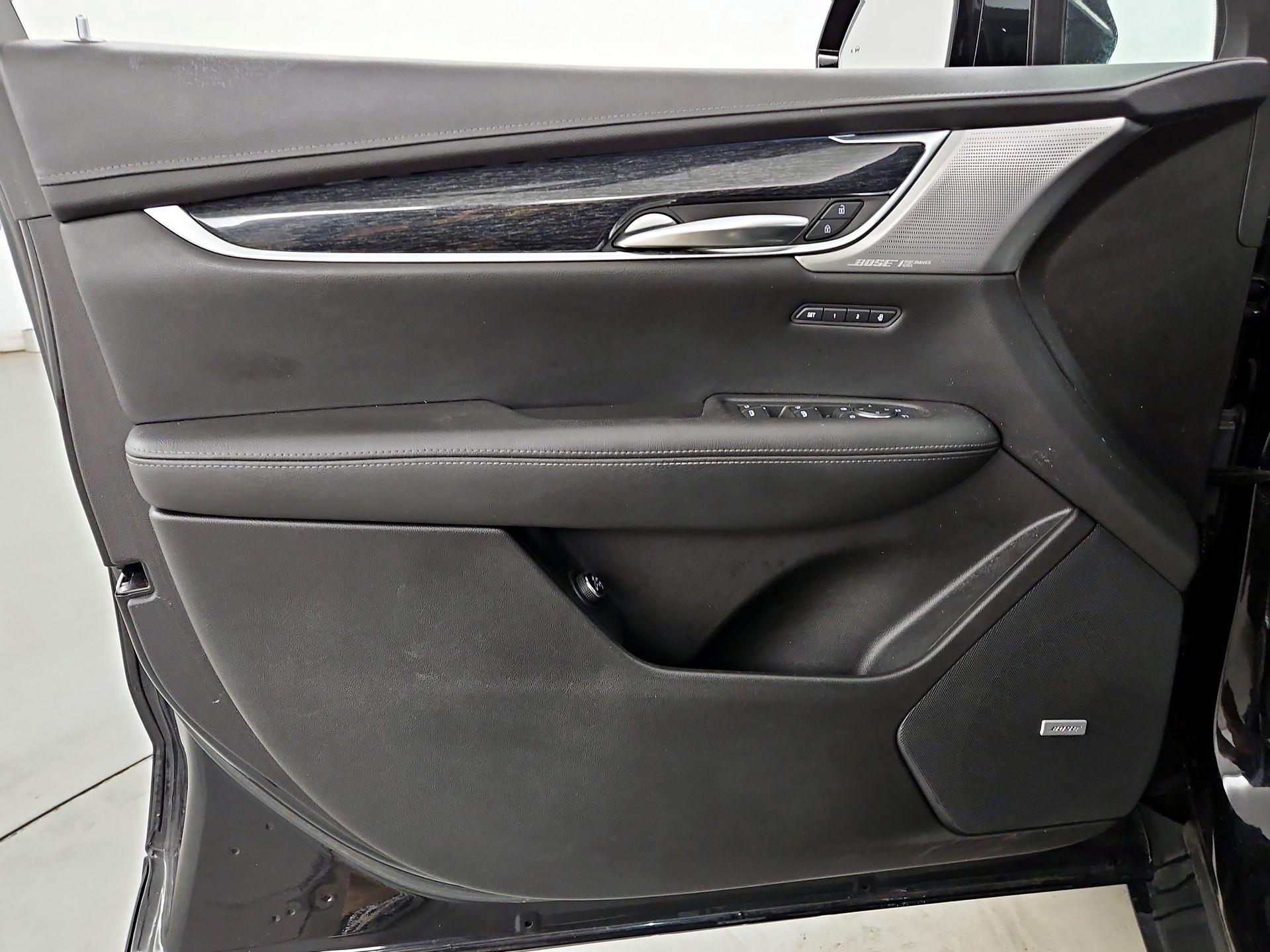Thumbnail: 2021 Cadillac XT5 - 12