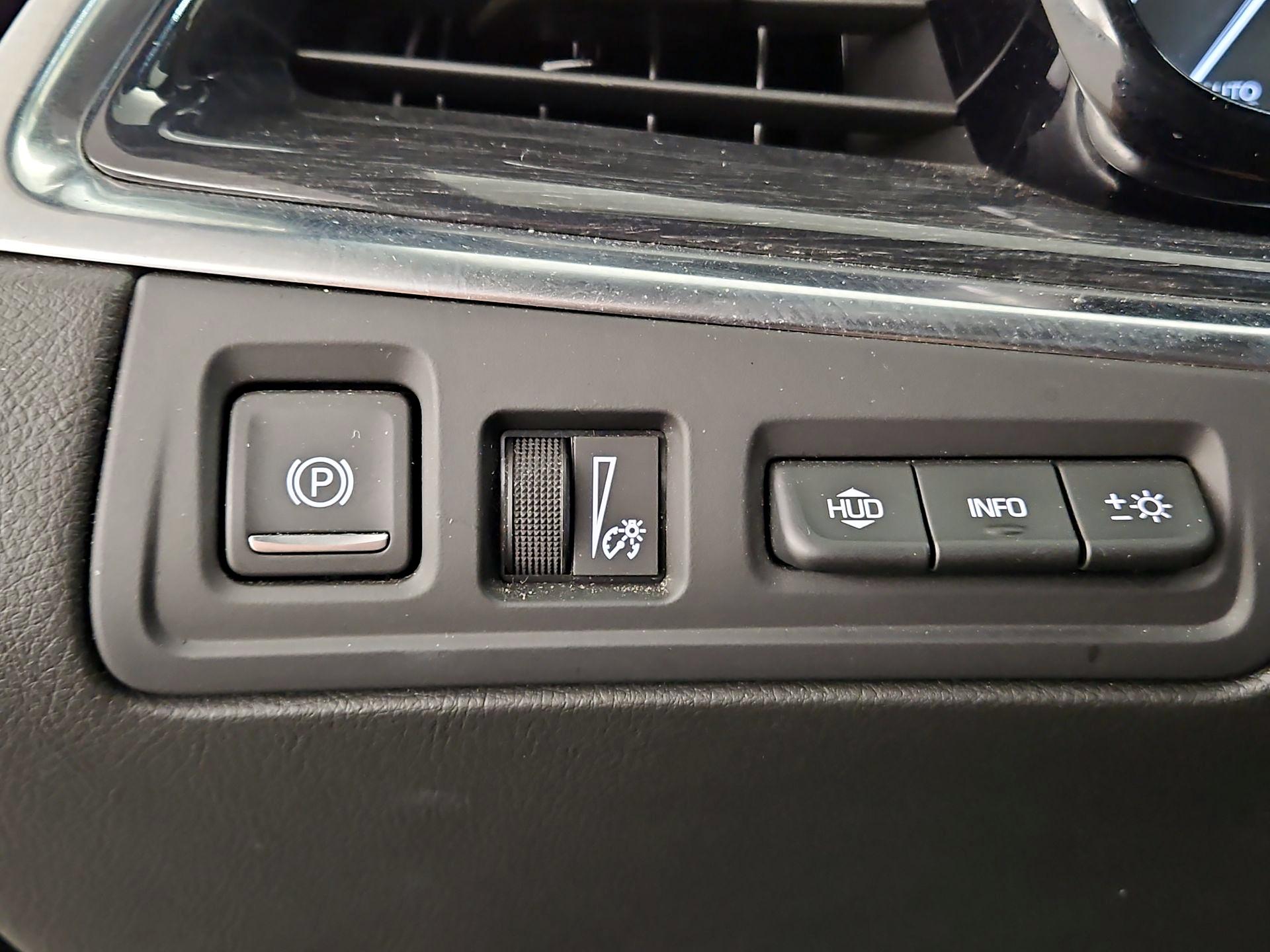 Thumbnail: 2021 Cadillac XT5 - 13