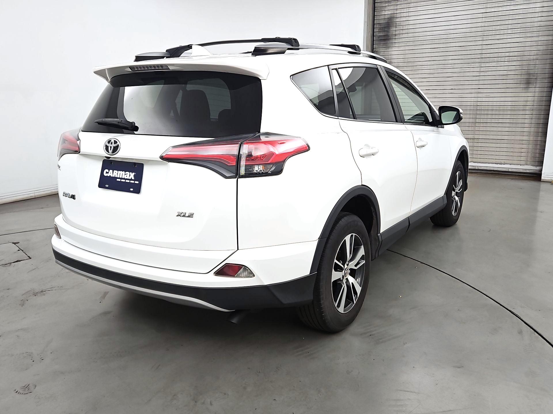Thumbnail: 2018 Toyota RAV4 - 5