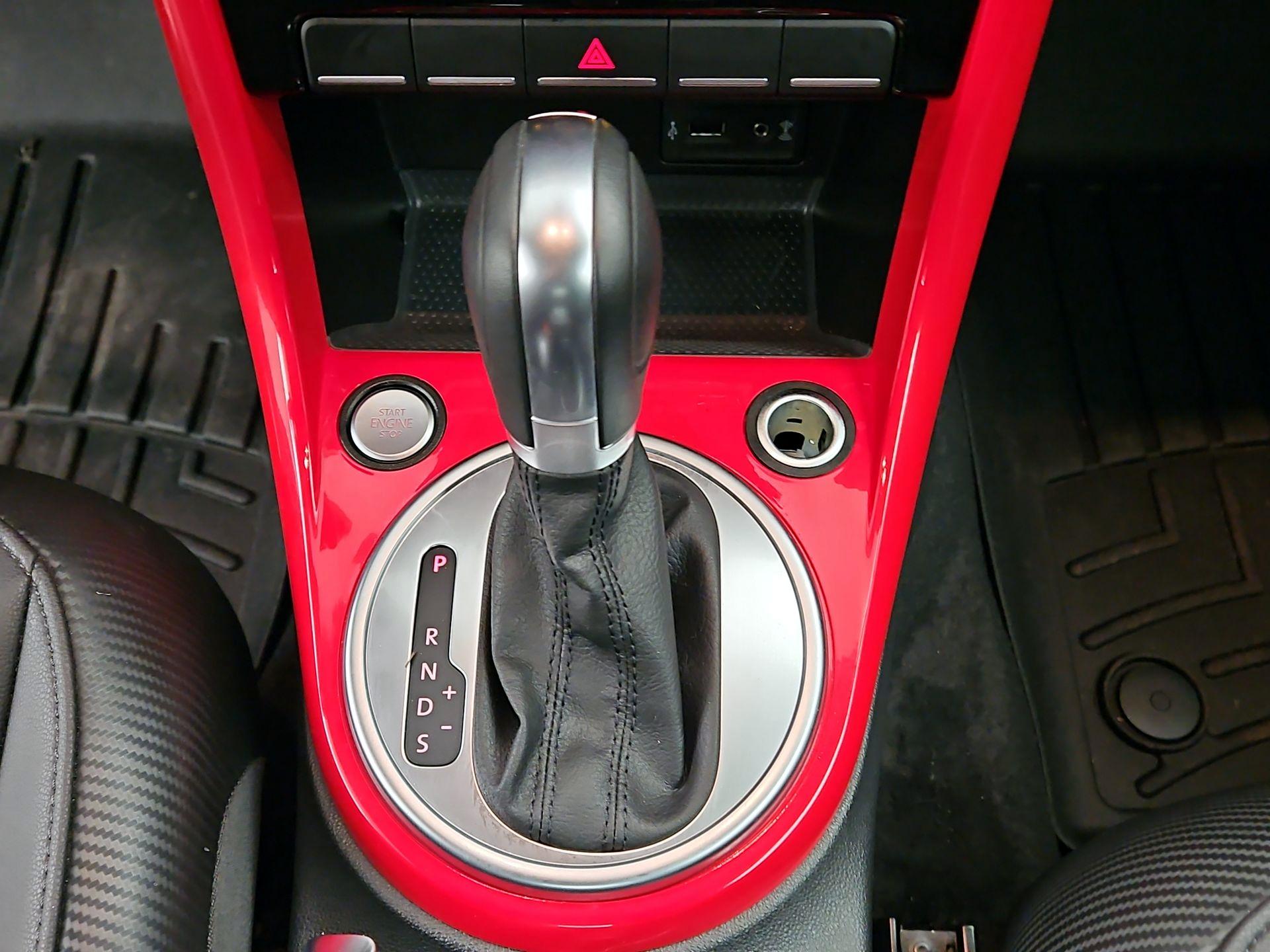 Thumbnail: 2019 Volkswagen Beetle - 16