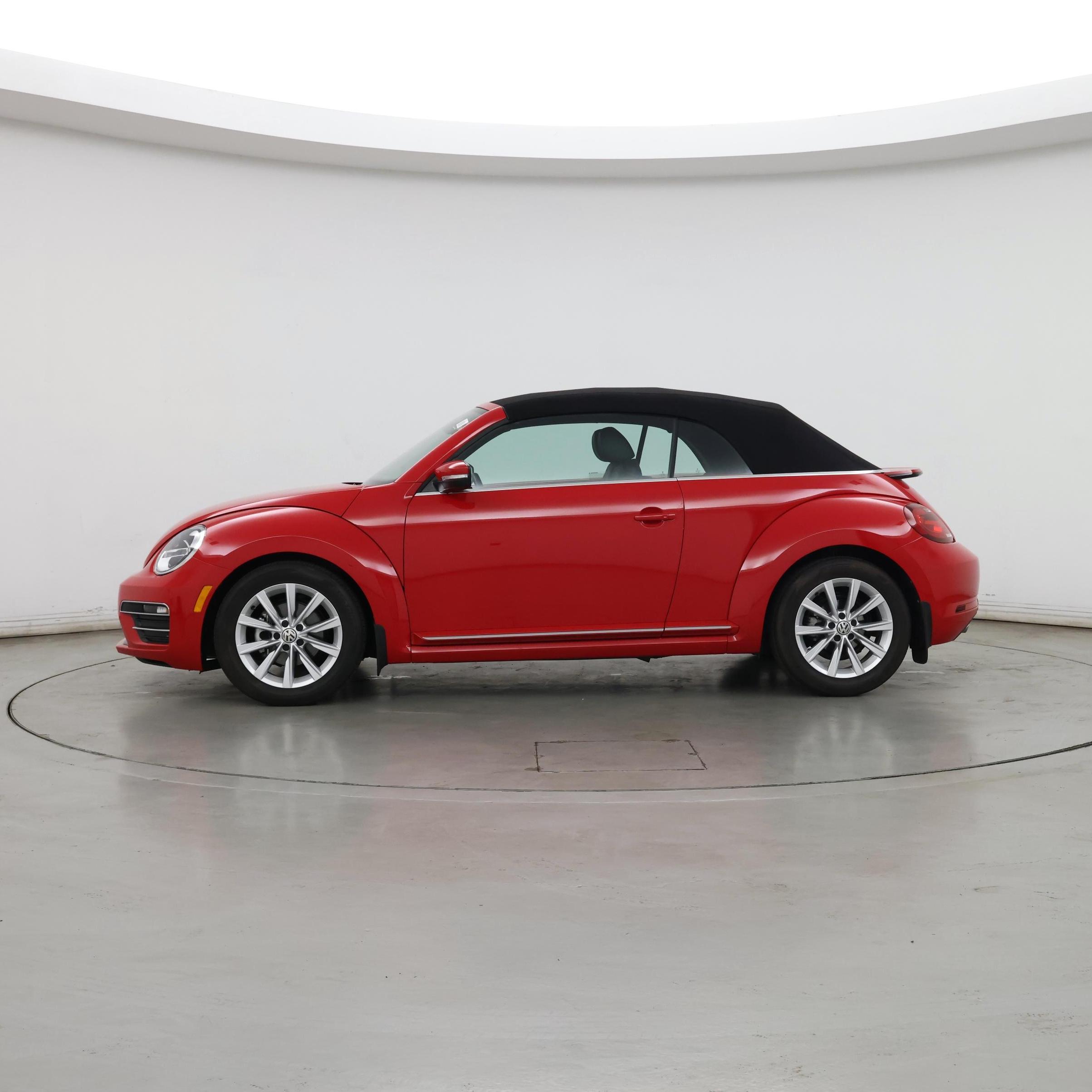 Thumbnail: 2019 Volkswagen Beetle - 3