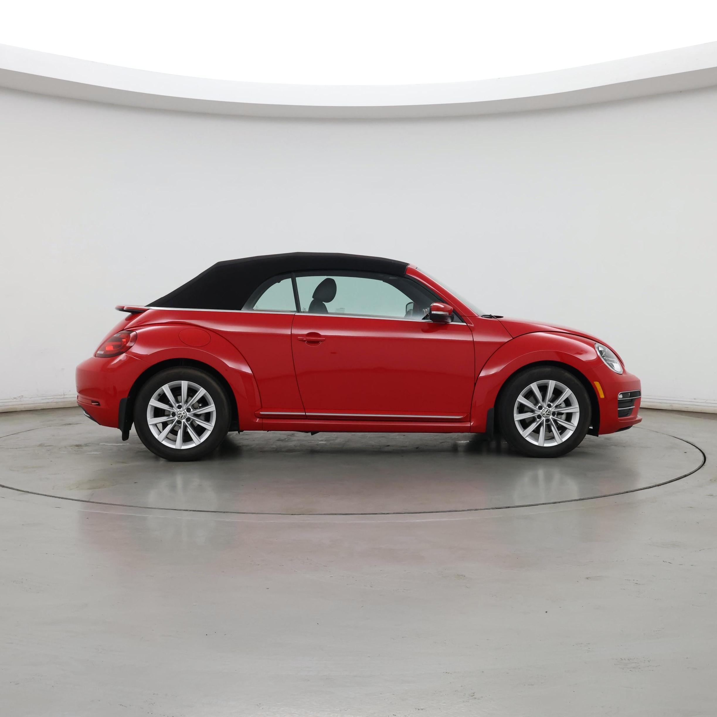 Thumbnail: 2019 Volkswagen Beetle - 7