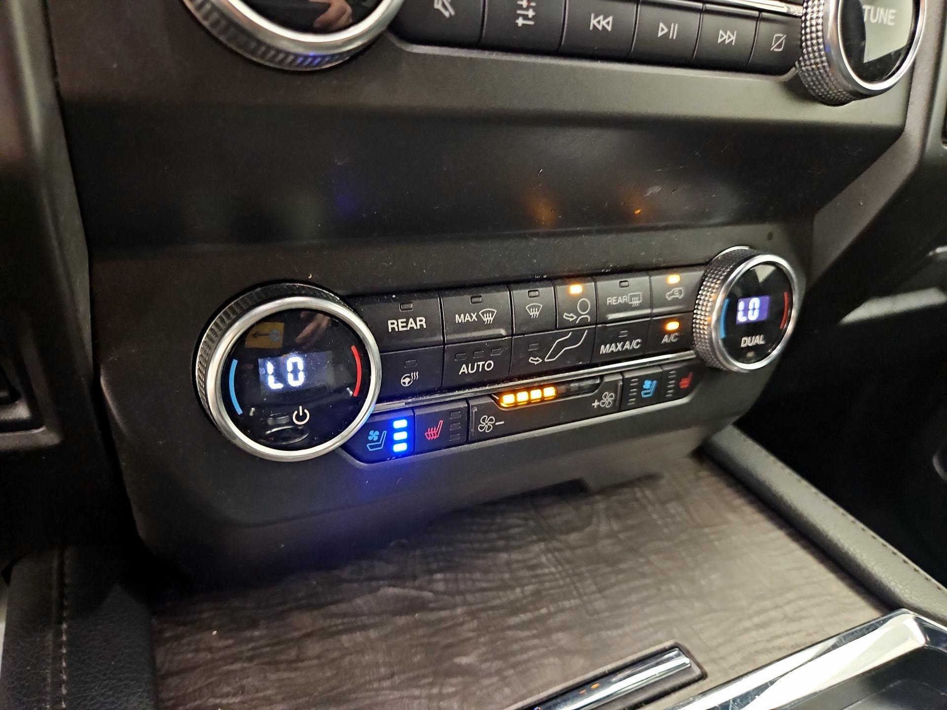 Thumbnail: 2019 Ford Expedition - 17