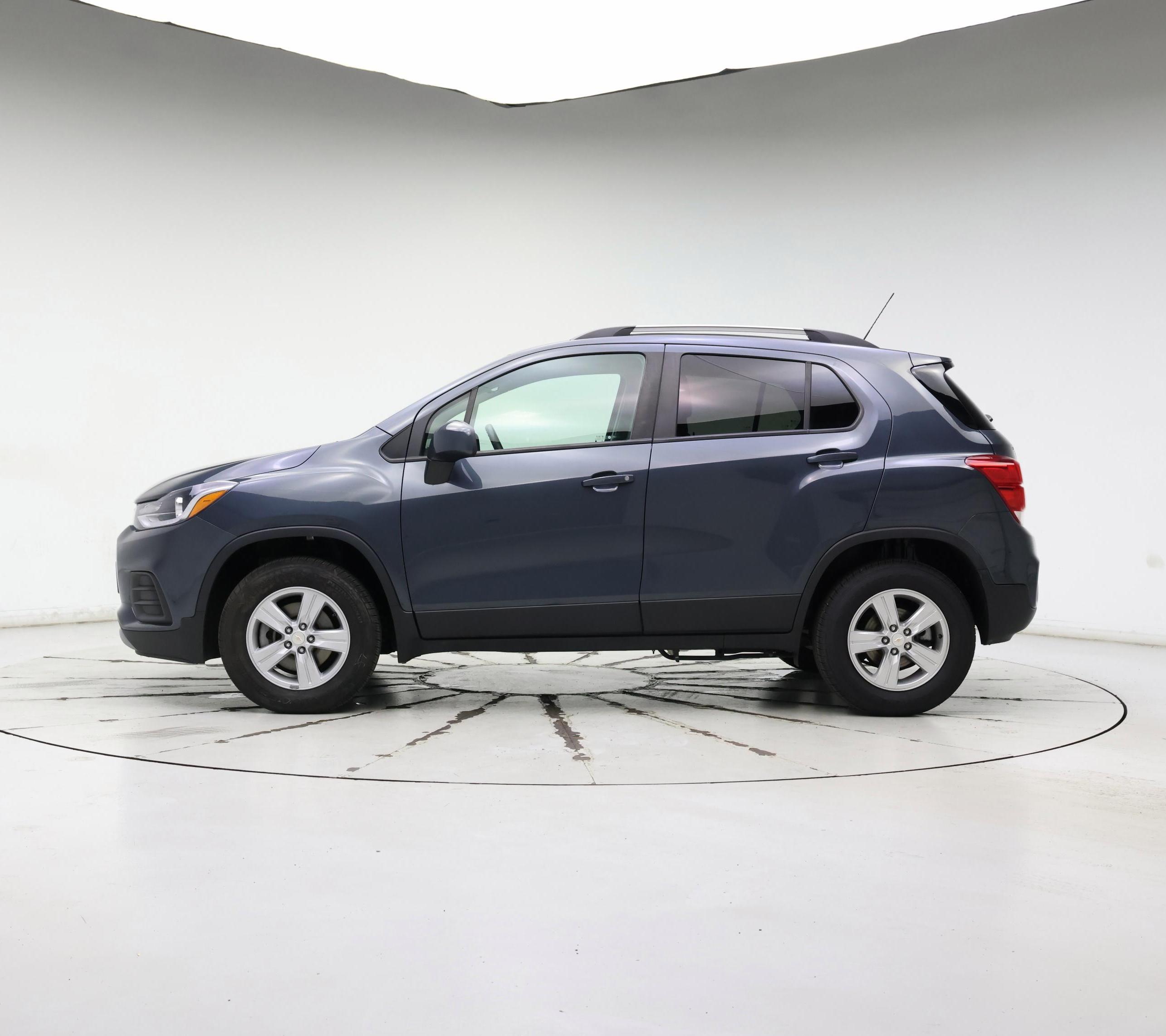 Thumbnail: 2021 Chevrolet Trax - 3