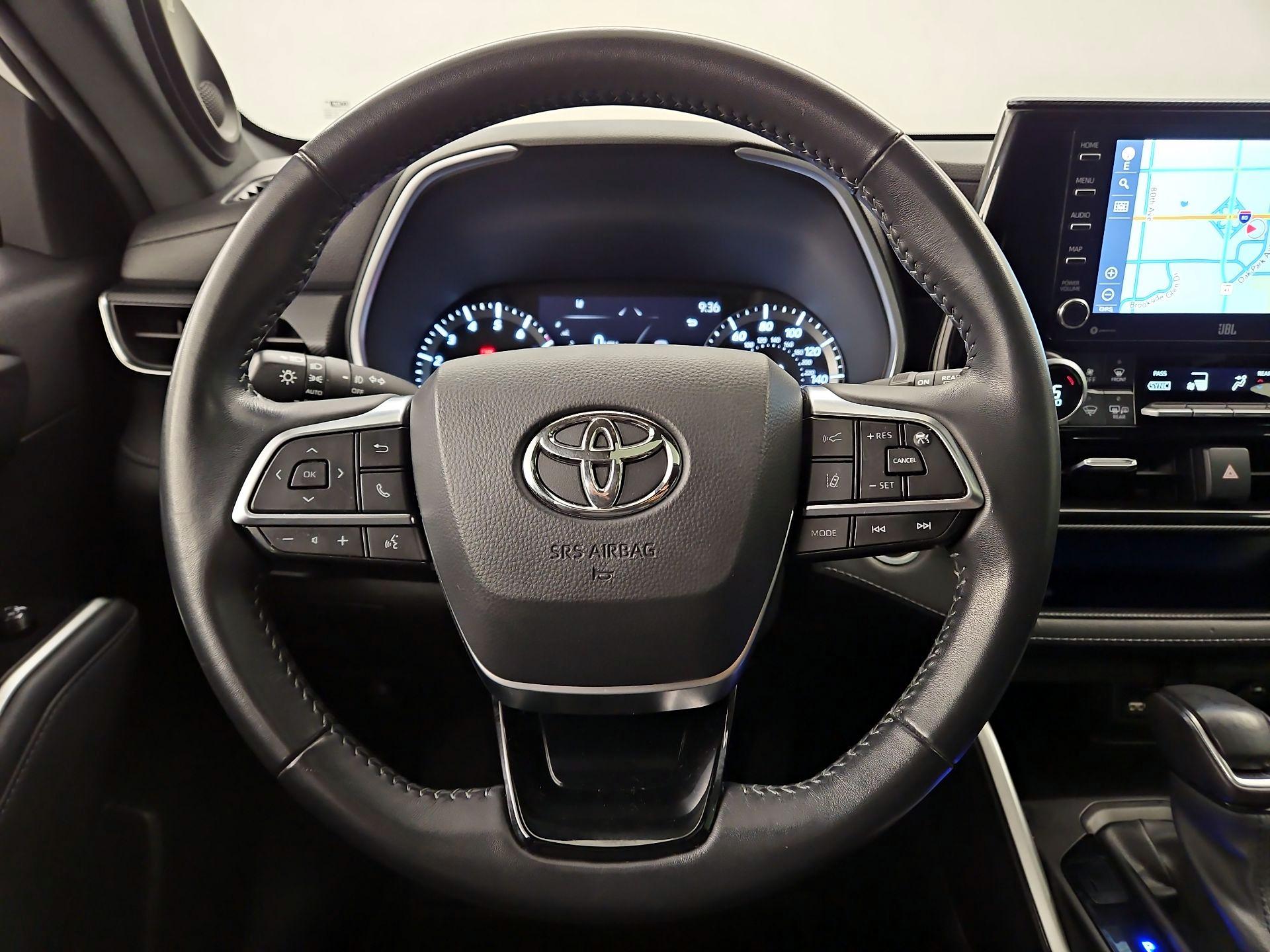 Thumbnail: 2021 Toyota Highlander - 10