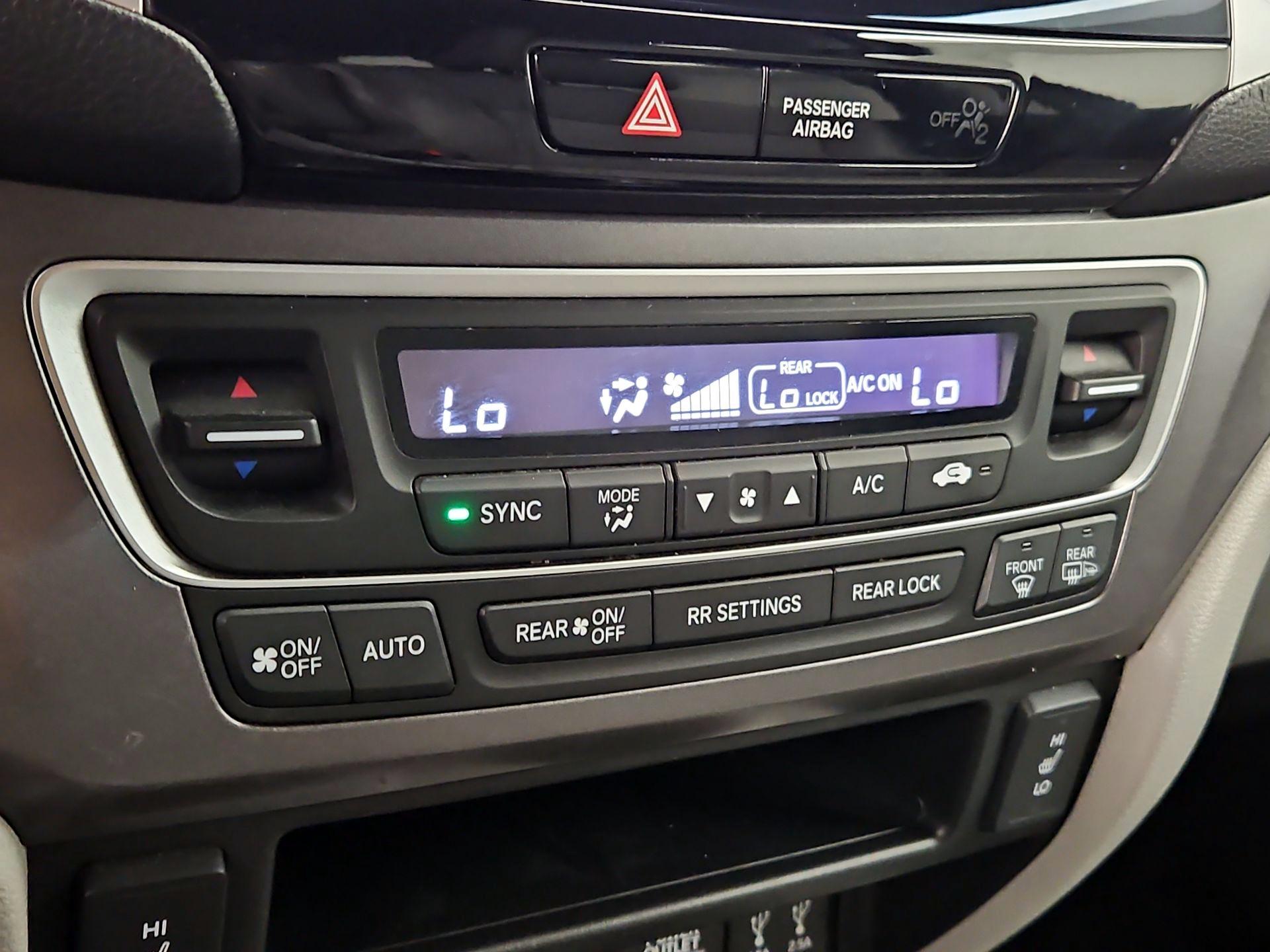 Thumbnail: 2016 Honda Pilot - 17