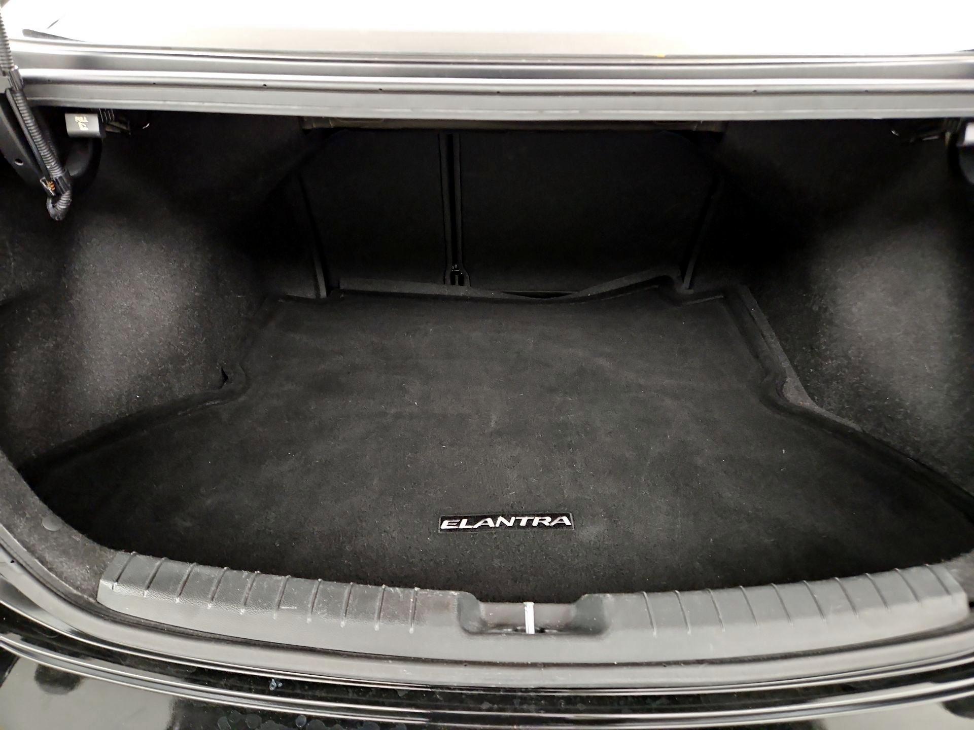 Thumbnail: 2017 Hyundai Elantra - 19