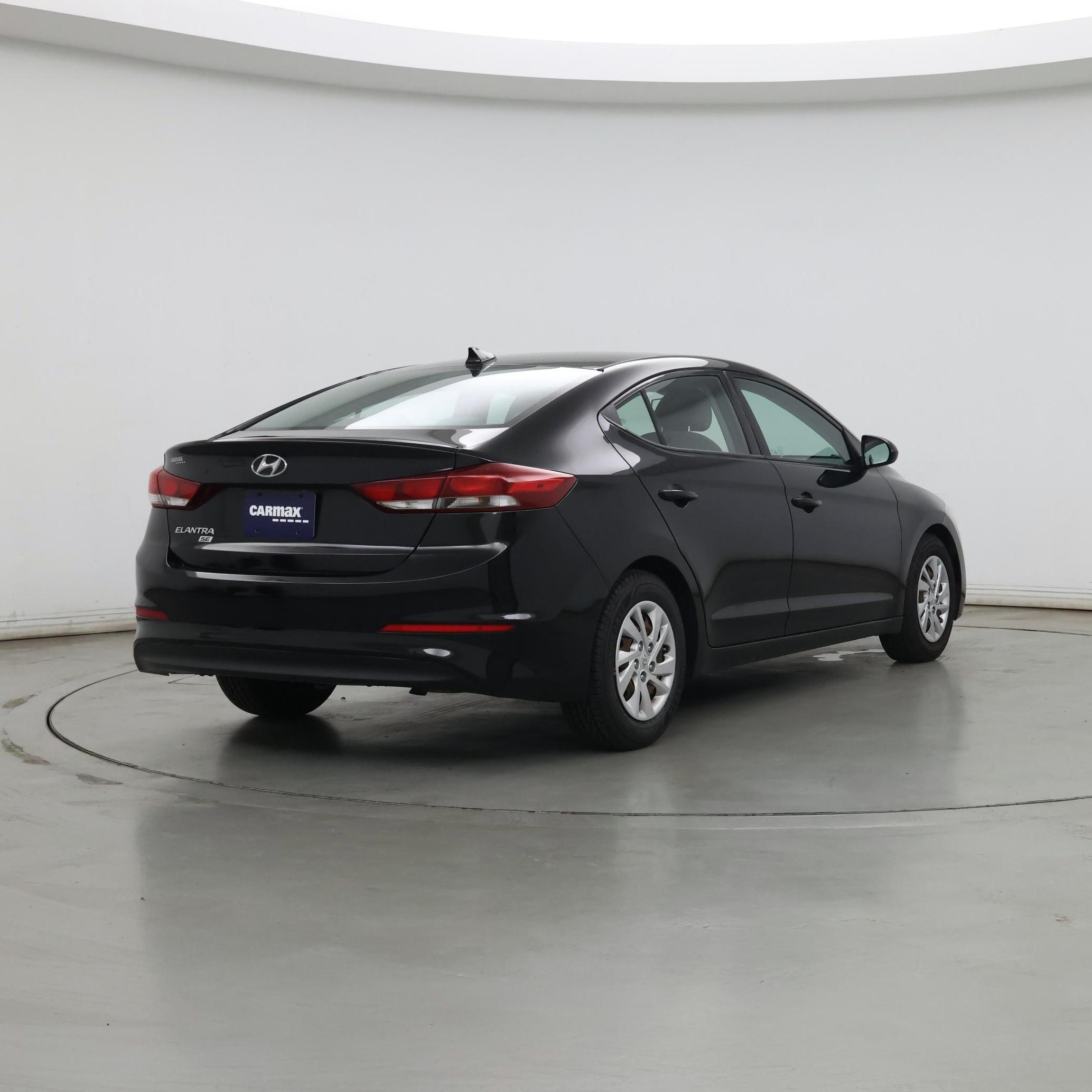 Thumbnail: 2017 Hyundai Elantra - 8