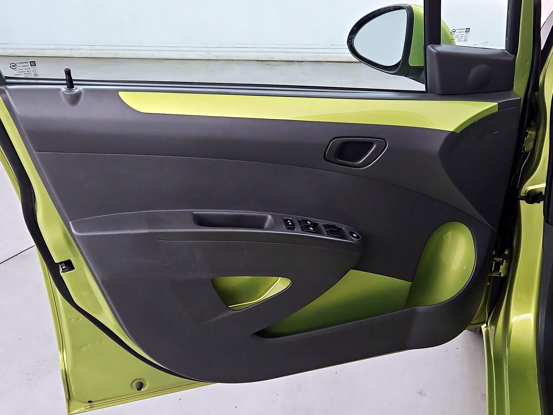 Thumbnail: 2014 Chevrolet Spark - 12