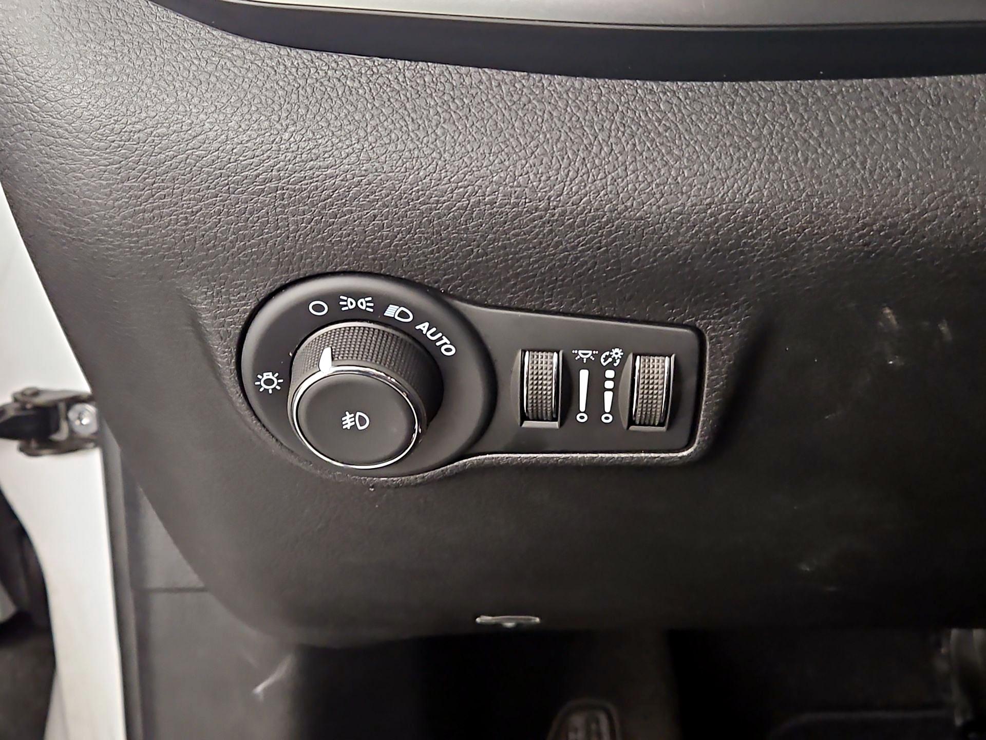 Thumbnail: 2022 Jeep Compass - 13