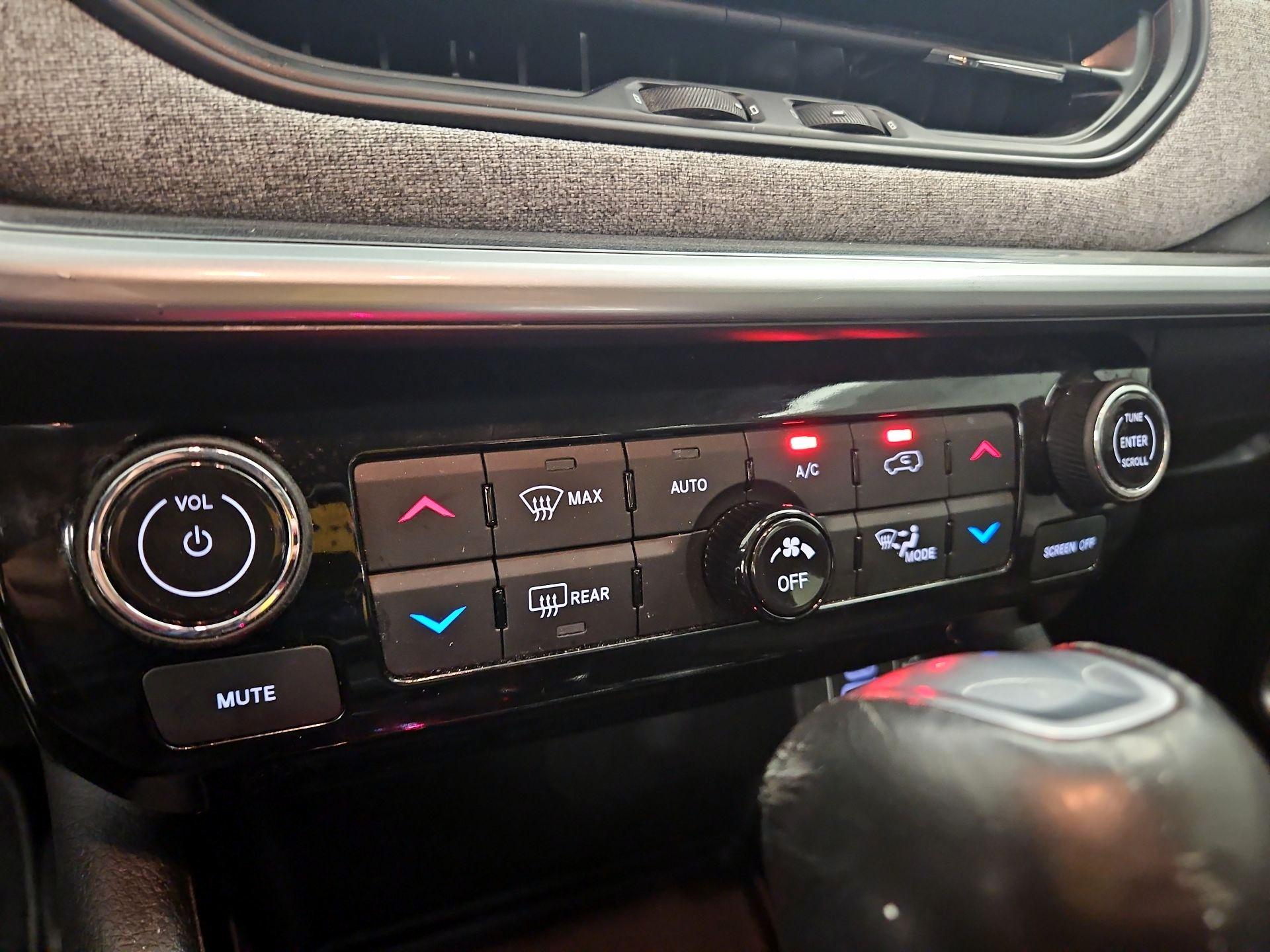 Thumbnail: 2022 Jeep Compass - 16