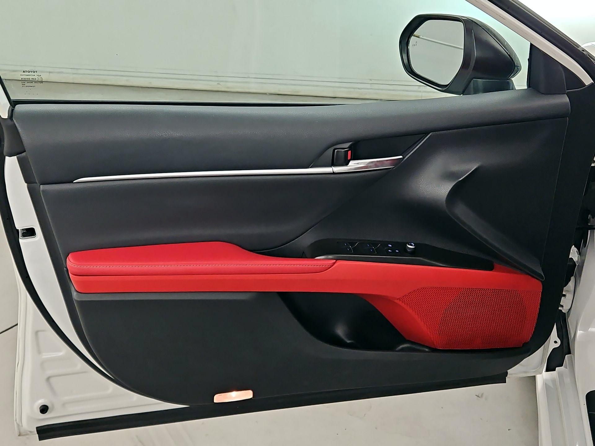 Thumbnail: 2022 Toyota Camry - 12