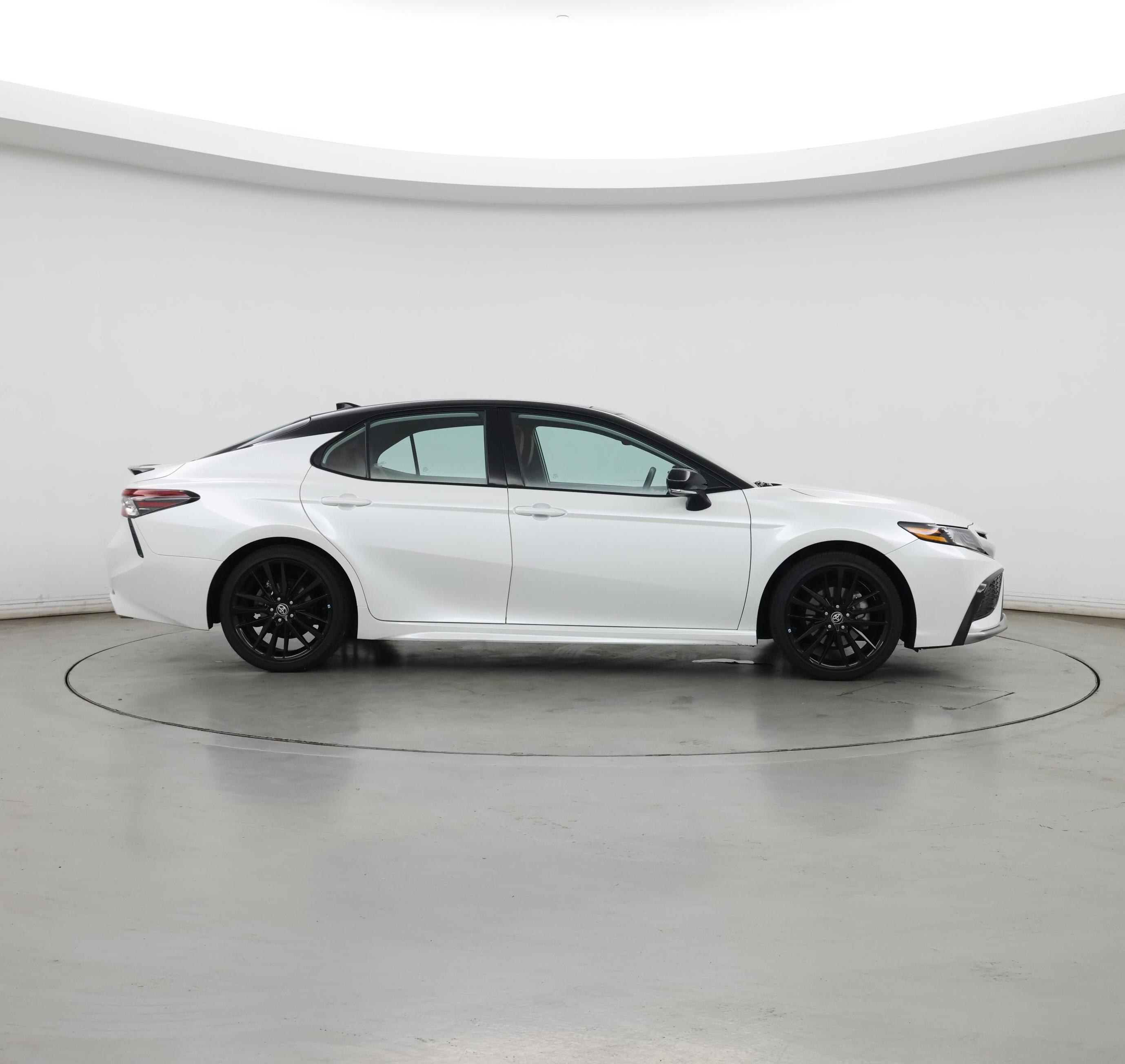 Thumbnail: 2022 Toyota Camry - 7