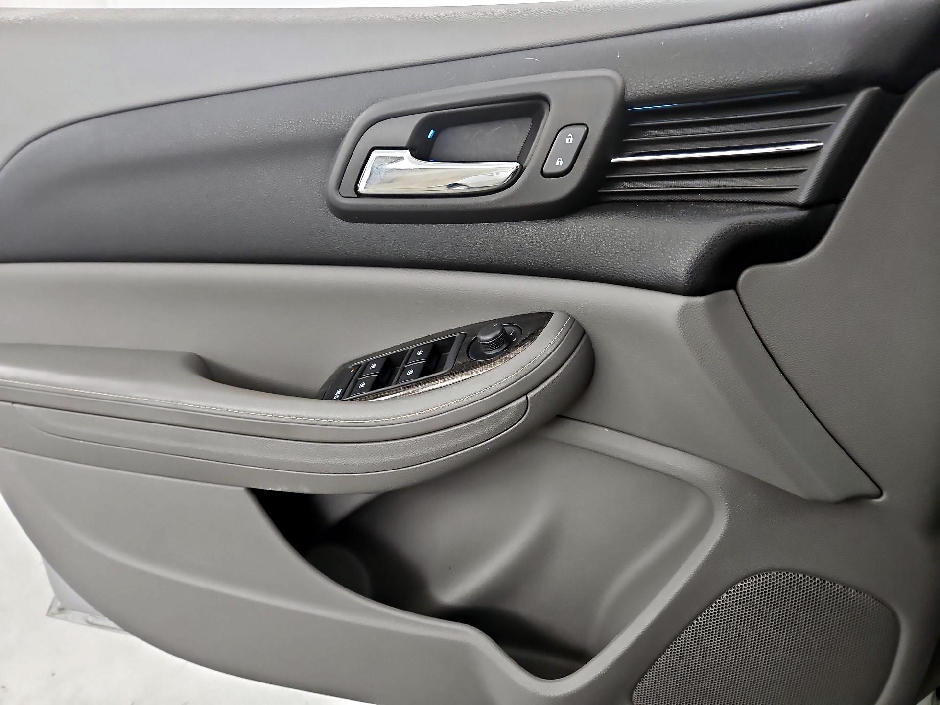 Thumbnail: 2014 Chevrolet Malibu - 12