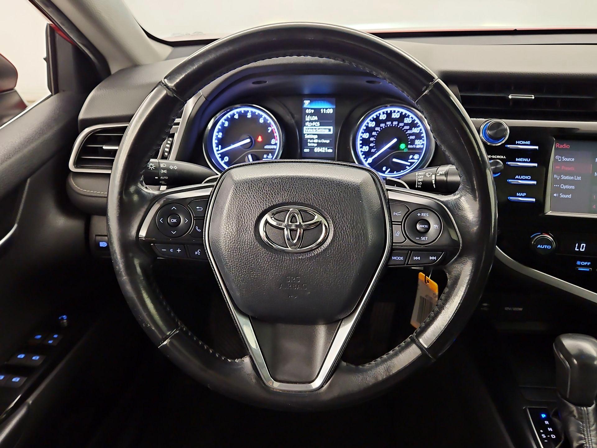 Thumbnail: 2019 Toyota Camry - 10