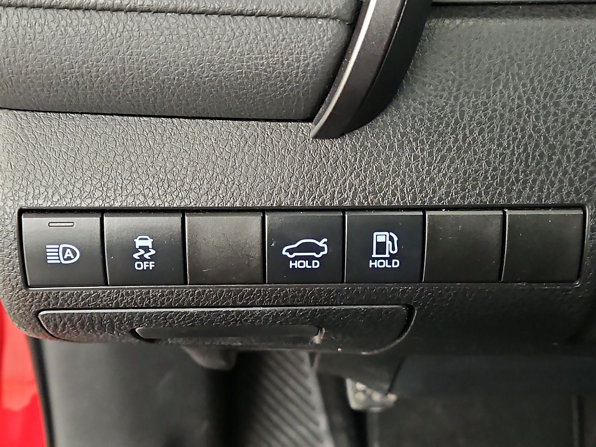 Thumbnail: 2019 Toyota Camry - 13