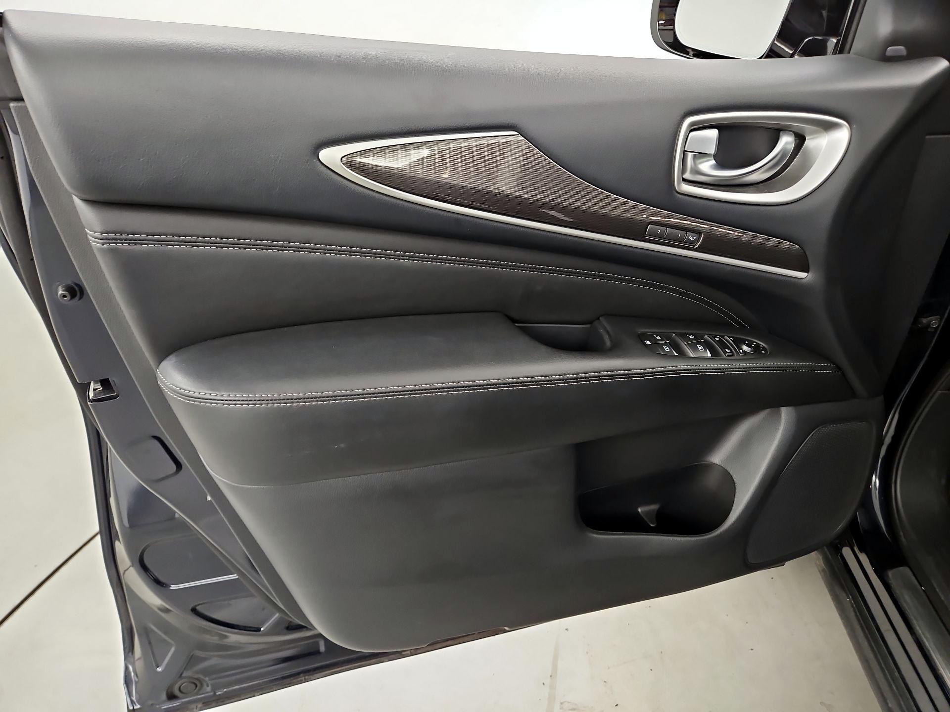 Thumbnail: 2018 INFINITI QX60 - 12