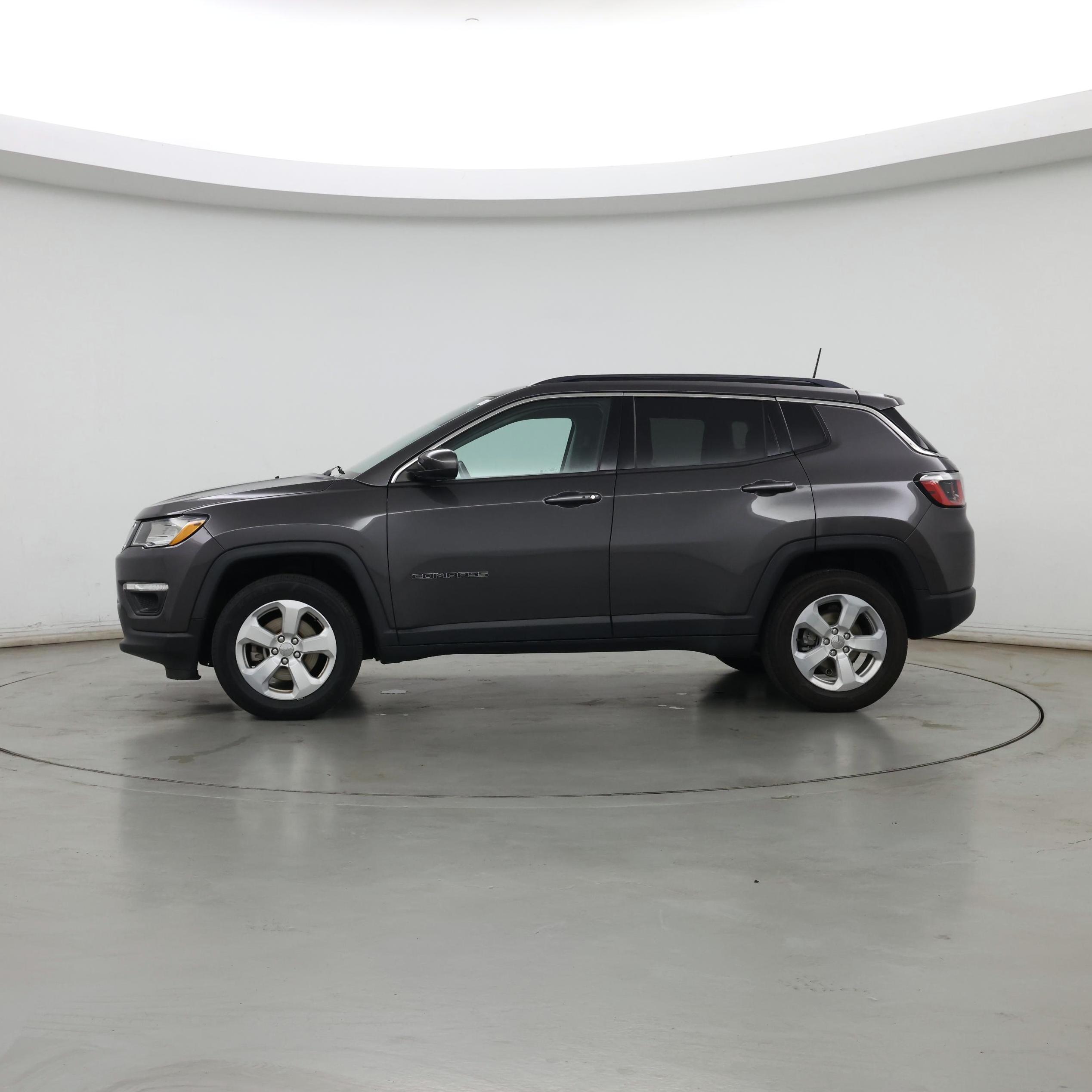 Thumbnail: 2019 Jeep Compass - 3