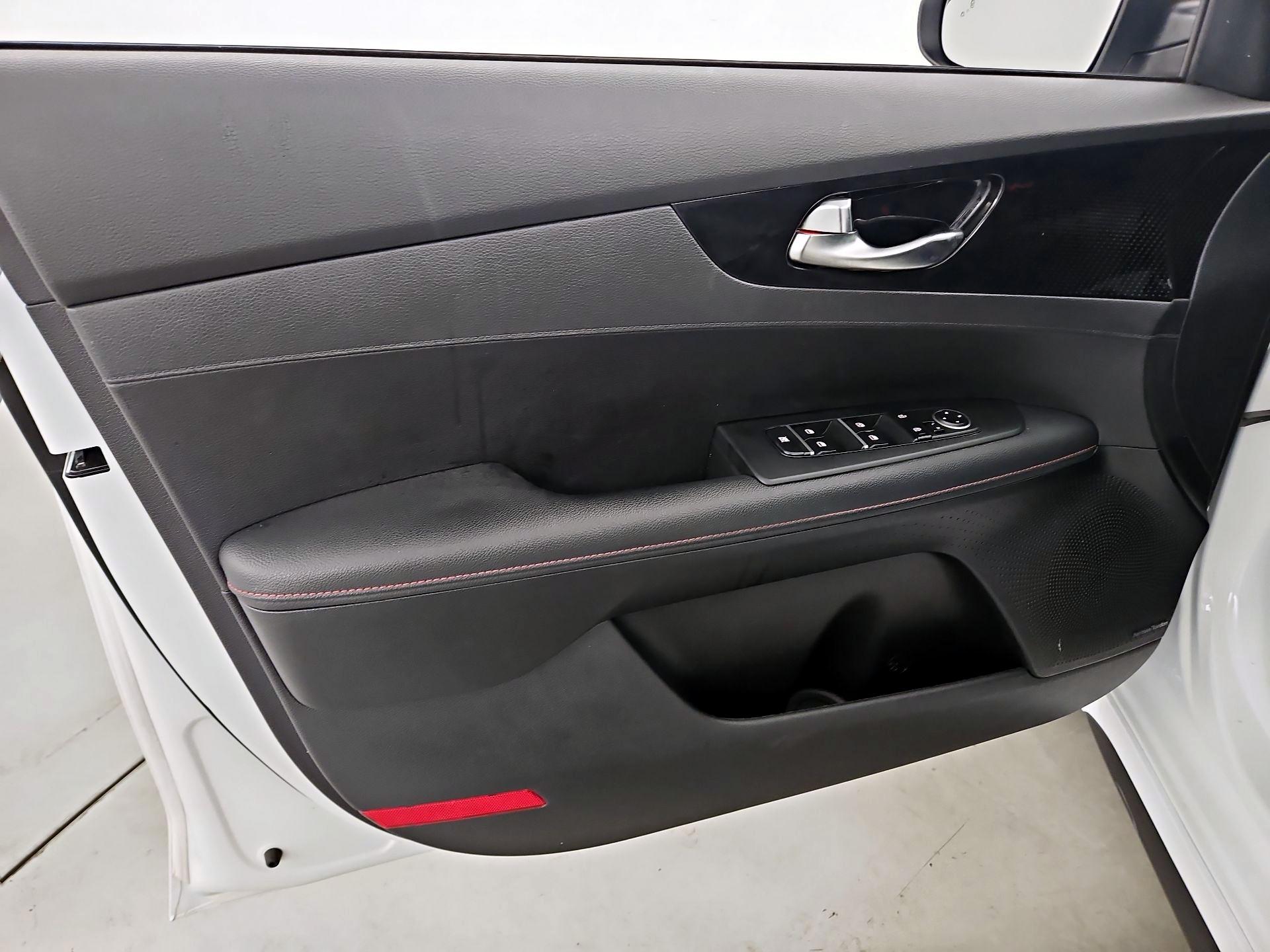 Thumbnail: 2023 Kia Forte - 12